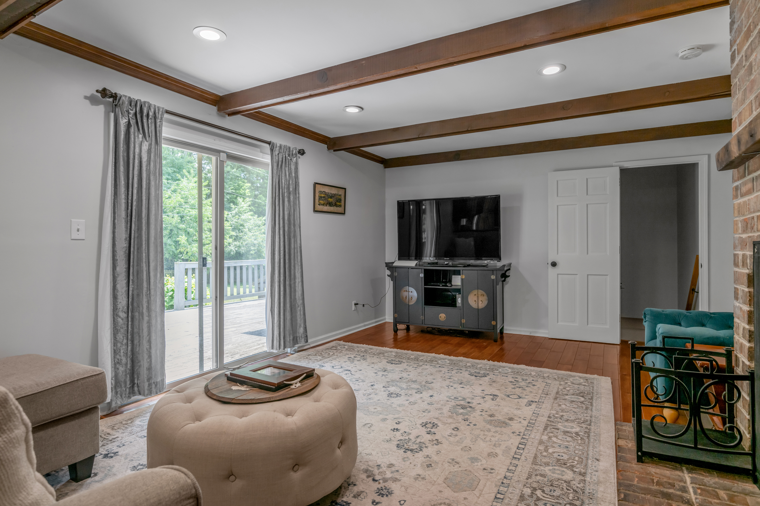  1556 Wellesley Drive - 物件實景