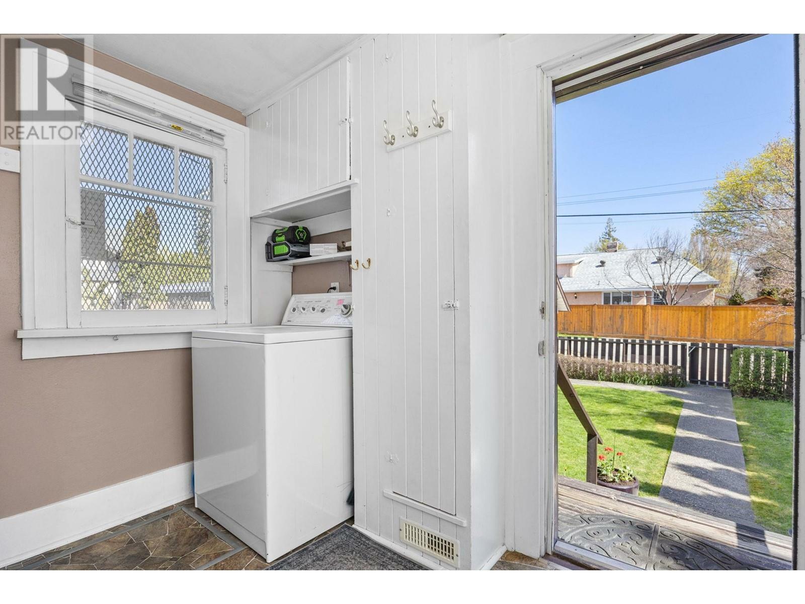 KELOWNA, British Columbia, V1Y 1A7, CA, 2 Bedrooms Bedrooms, ,1 BathroomBathrooms,Residential,For Sale,1837740