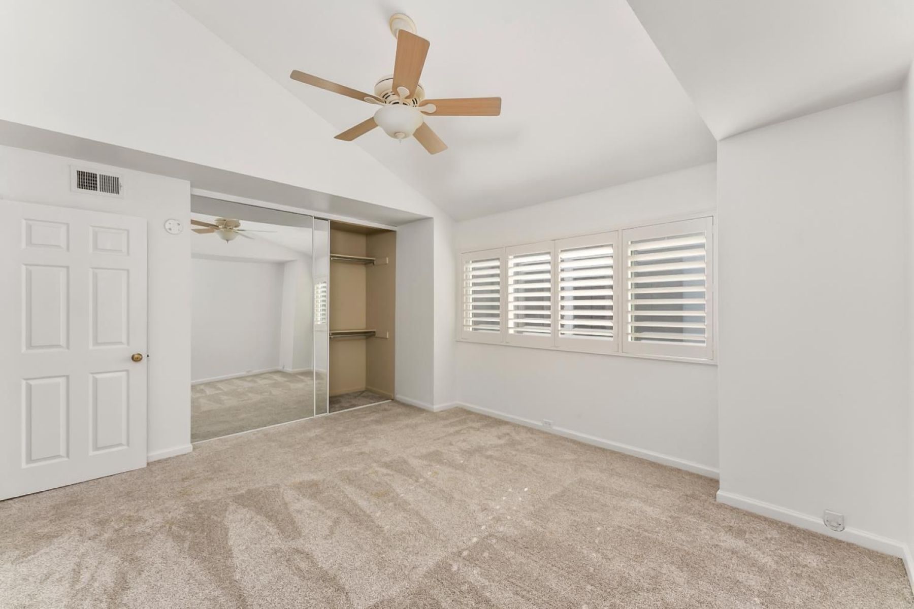  709 Woodside Lane East #2, Sacramento, CA 95825 - 物件實景