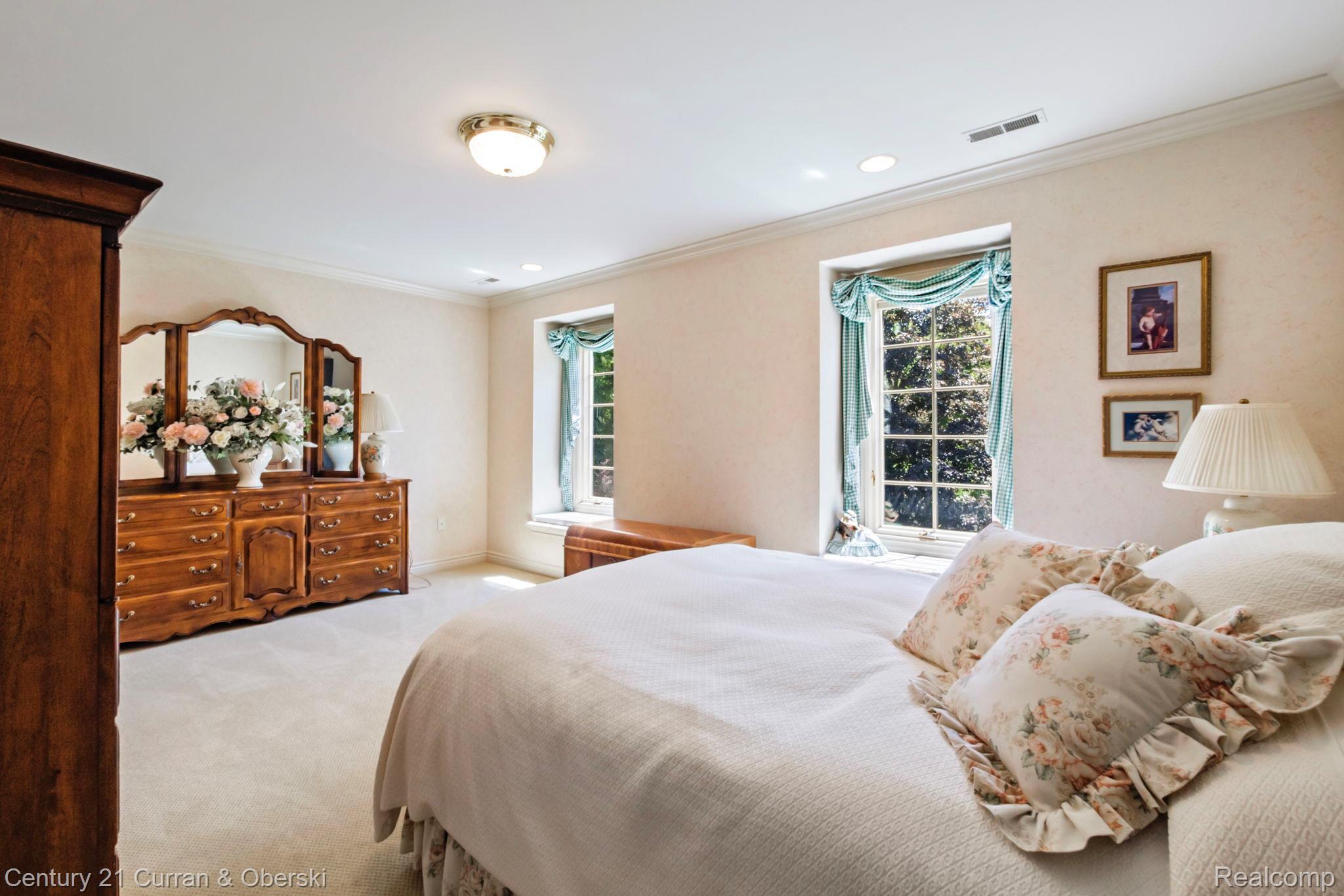 Northville, Michigan, 48168, United States, 5 Bedrooms Bedrooms, ,6 BathroomsBathrooms,Residential,For Sale,2023704