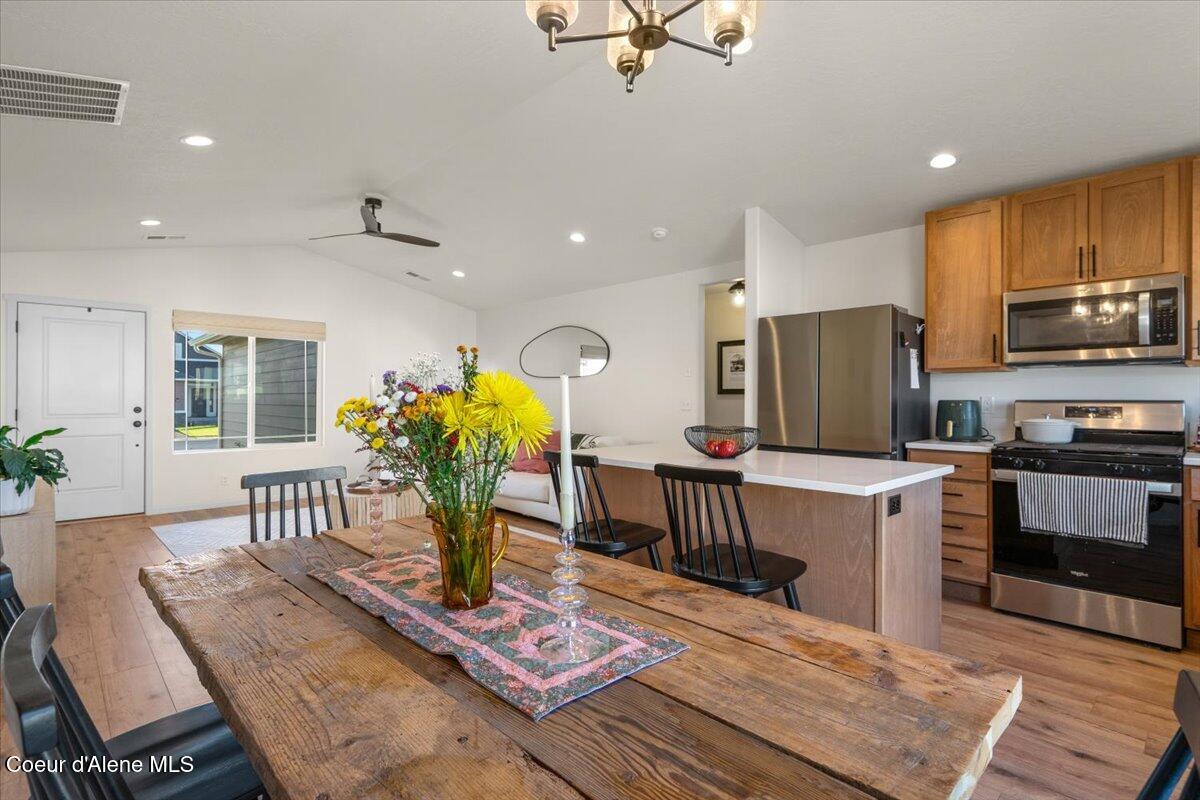 Hayden, Idaho, 83835, United States, 3 Bedrooms Bedrooms, ,2 BathroomsBathrooms,Residential,For Sale,1990456