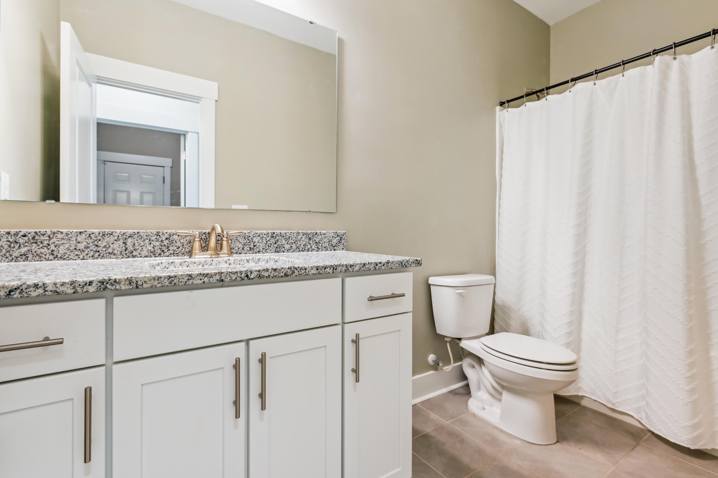 Summerville, South Carolina, 29483, United States, 4 Bedrooms Bedrooms, ,4 BathroomsBathrooms,Residential,For Sale,1897286