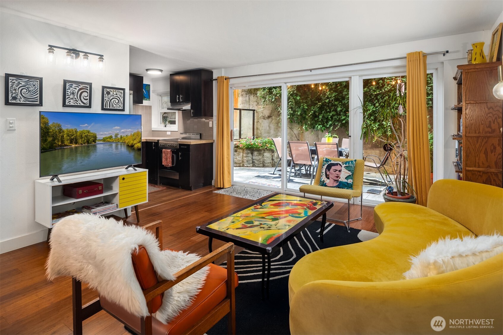 Seattle, Washington, 98102, United States, 2 Bedrooms Bedrooms, ,2 BathroomsBathrooms,Residential,For Sale,2001623