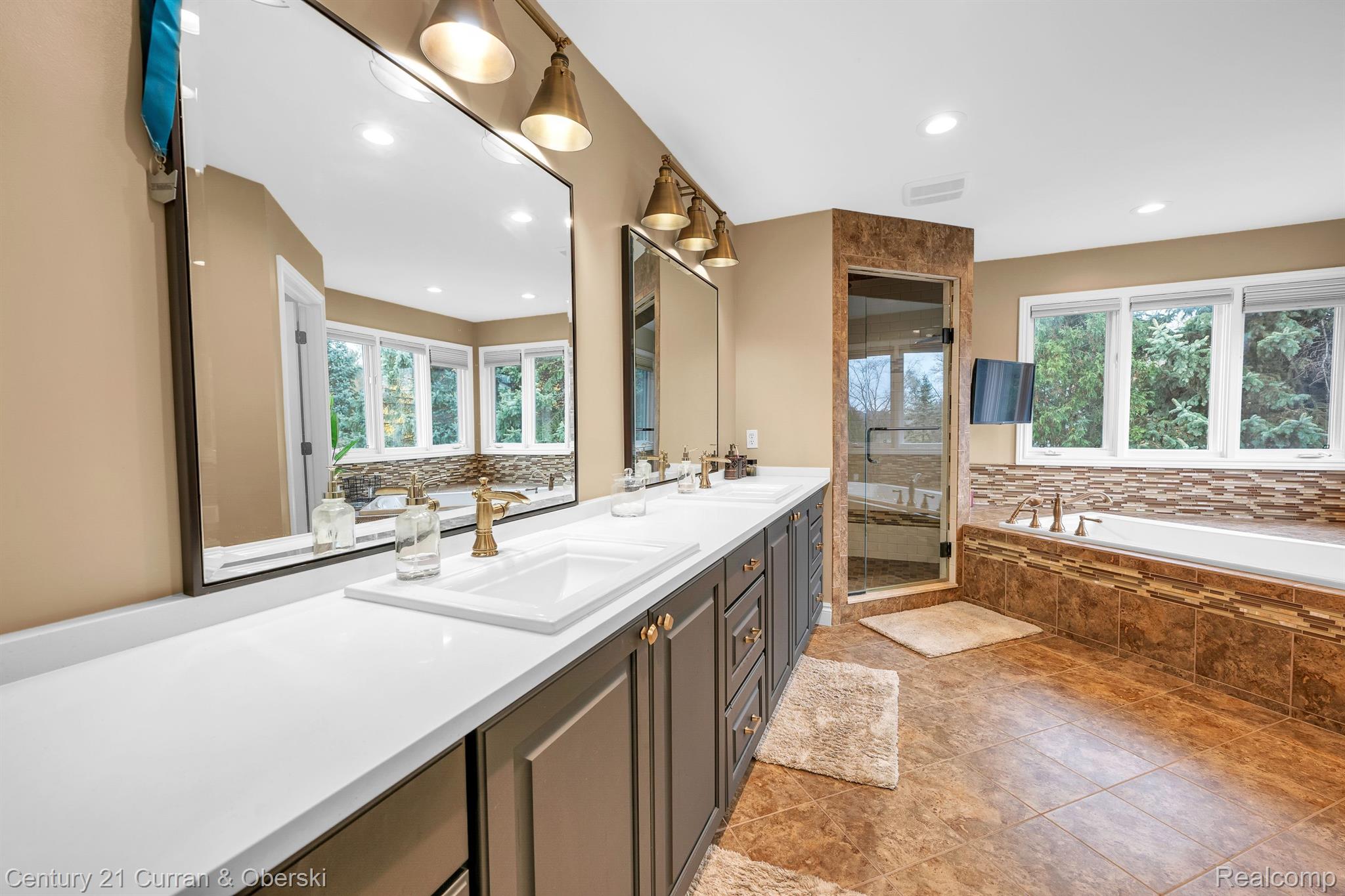 Northville Township, Michigan, 48168, United States, 6 Bedrooms Bedrooms, ,6 BathroomsBathrooms,Residential,For Sale,1976902