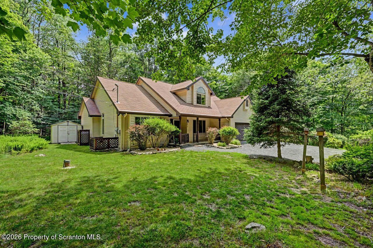 Blue Jay Ln, Gouldsboro, PA 18424