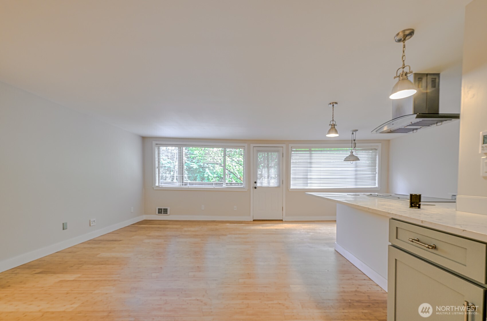 Redmond, Washington, 98052, United States, 2 Bedrooms Bedrooms, ,1 BathroomBathrooms,Residential,For Sale,1897825