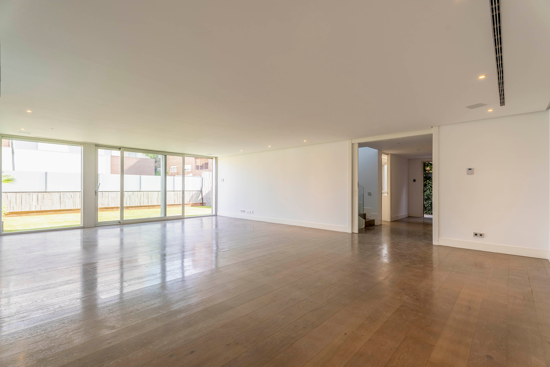  Modern Townhouse in Hortaleza, Madrid with Pool and Garden - 物件實景