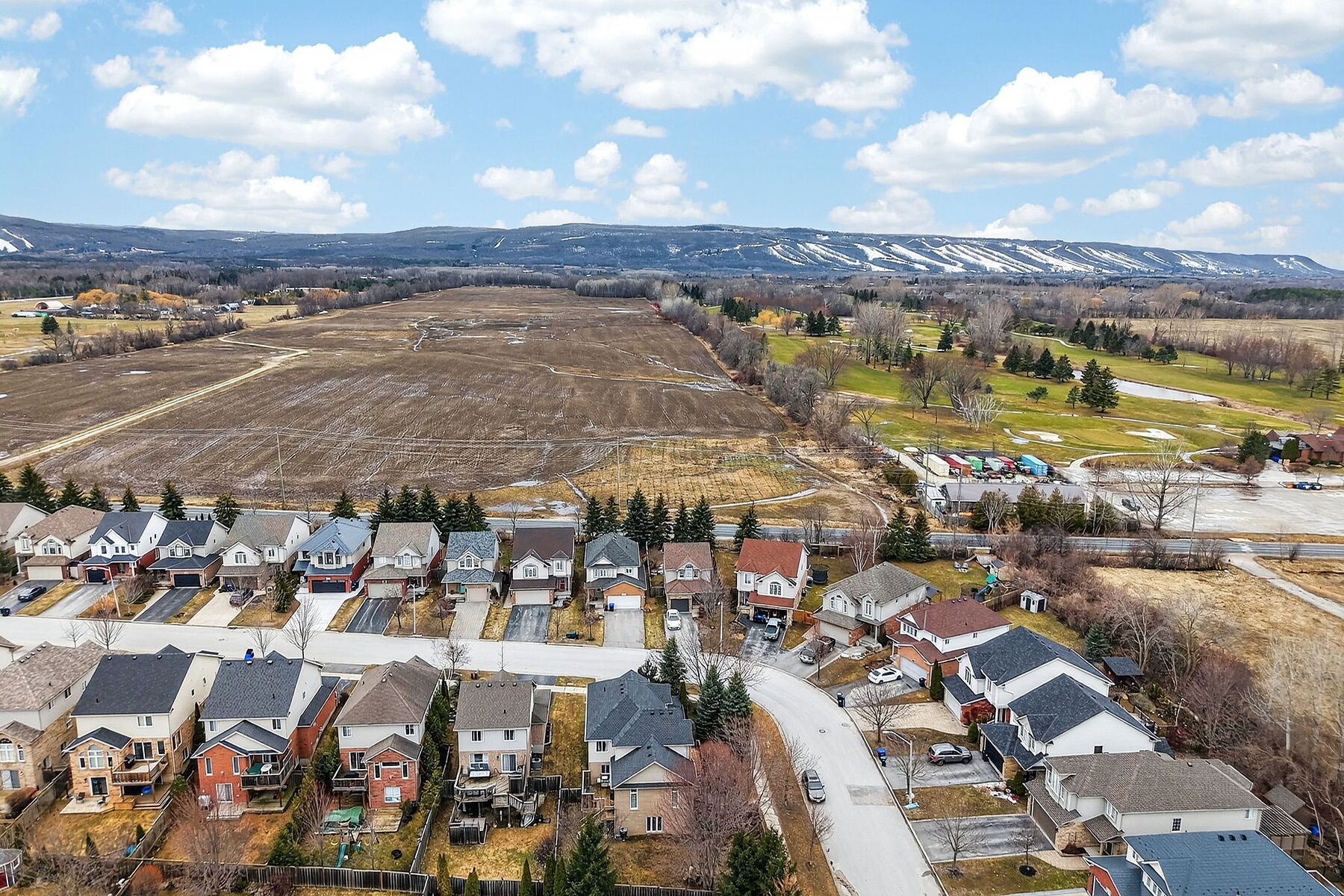 Family Oriented Neighborhood - 物件實景