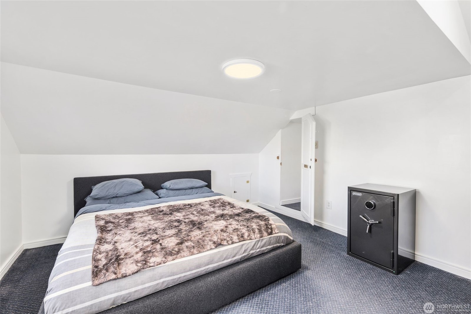 Long Beach, Washington, 98631, United States, 8 Bedrooms Bedrooms, ,6 BathroomsBathrooms,Residential,For Sale,1976396