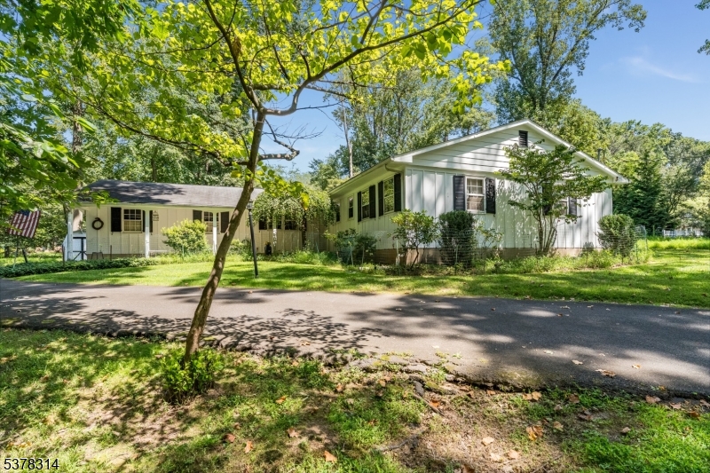 Raritan Twp., New Jersey, 08822, United States, 3 Bedrooms Bedrooms, ,2 BathroomsBathrooms,Residential,For Sale,1917160