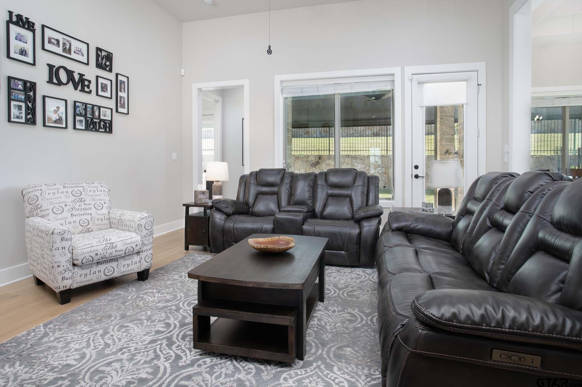 Tyler, Texas, 75703, United States, 4 Bedrooms Bedrooms, ,3 BathroomsBathrooms,Residential,For Sale,1784072