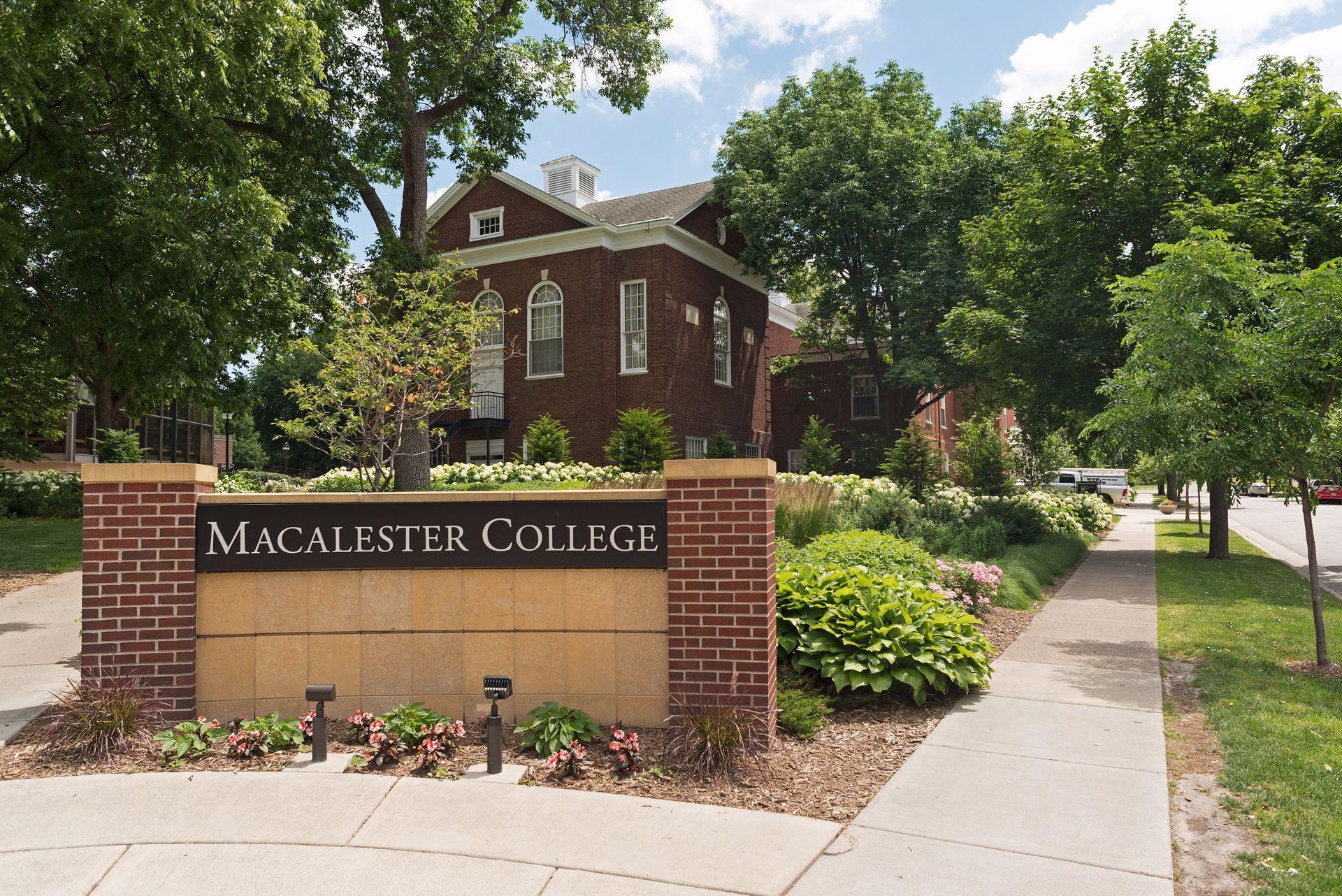 Saint Paul, Minnesota, 55105, United States, 5 Bedrooms Bedrooms, ,4 BathroomsBathrooms,Residential,For Sale,1989282