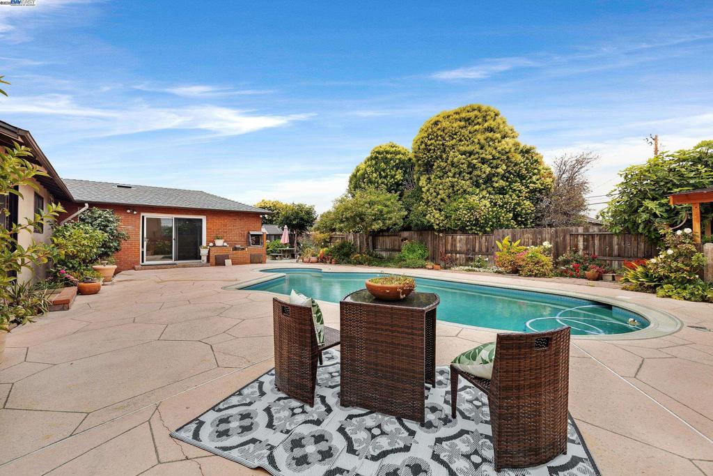 San Leandro, California, 94579, United States, 3 Bedrooms Bedrooms, ,1 BathroomBathrooms,Residential,For Sale,1921969