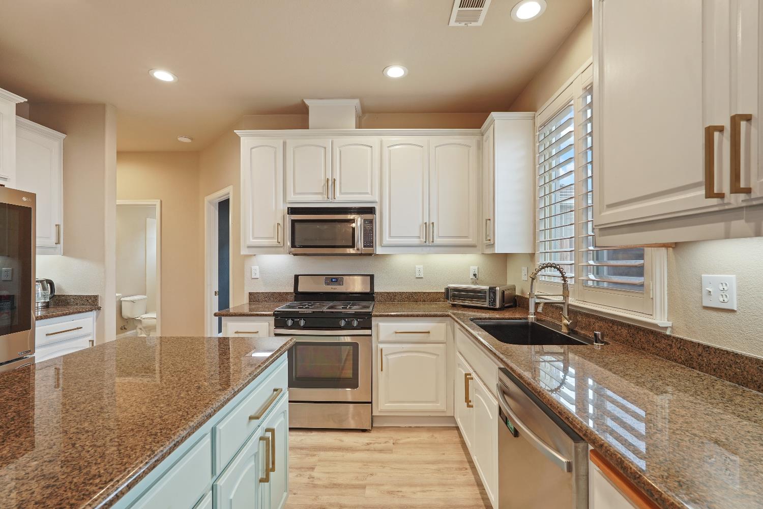 Valley Springs, California, 95252, United States, 3 Bedrooms Bedrooms, ,3 BathroomsBathrooms,Residential,For Sale,2005908
