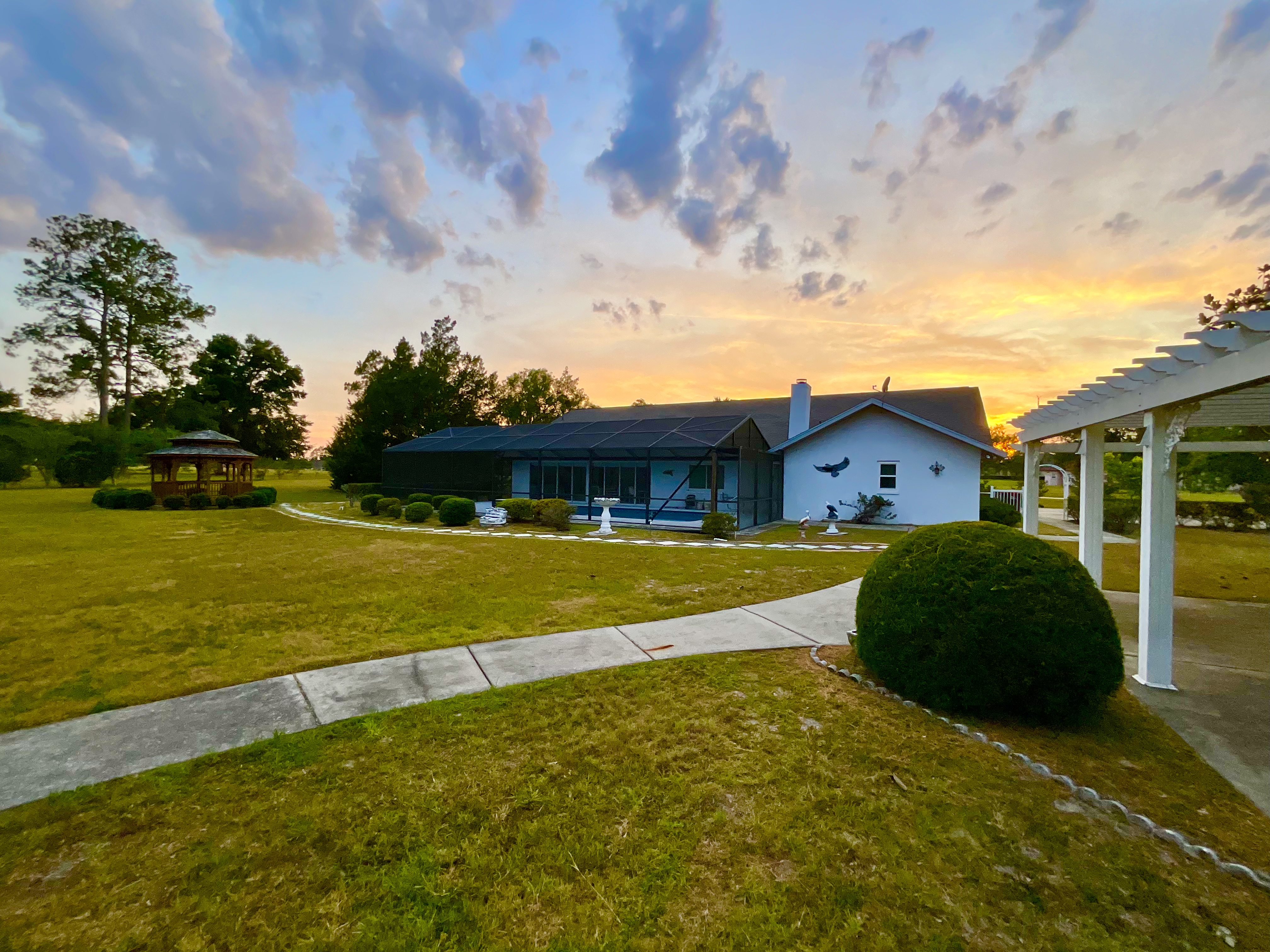 Silver Springs, Florida, 34488, United States, 4 Bedrooms Bedrooms, ,3 BathroomsBathrooms,Residential,For Sale,1981770