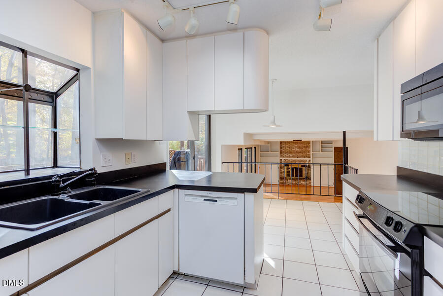 Chapel Hill, North Carolina, 27514, United States, 4 Bedrooms Bedrooms, ,3 BathroomsBathrooms,Residential,For Sale,1991872