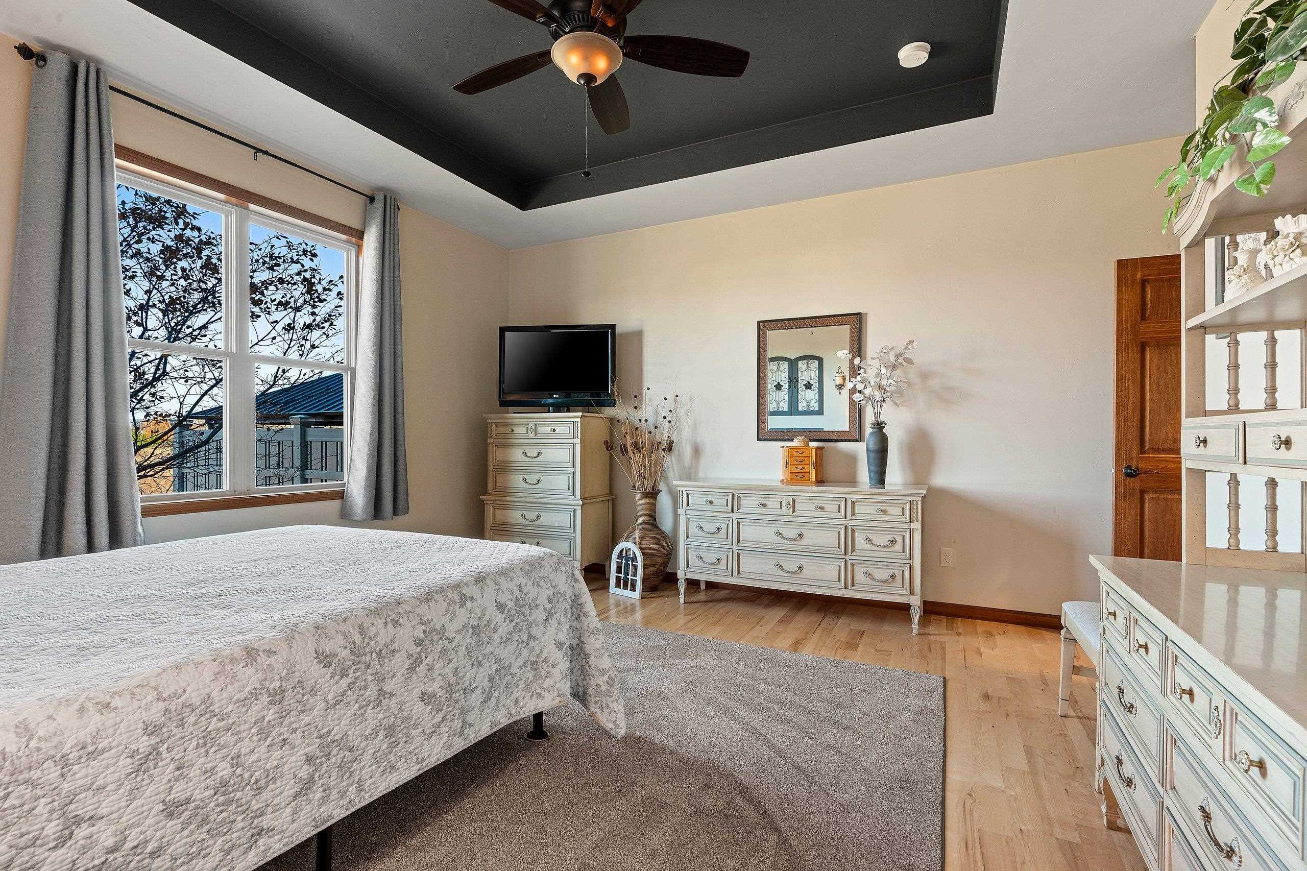 NEENAH, Wisconsin, 54956, United States, 3 Bedrooms Bedrooms, ,3 BathroomsBathrooms,Residential,For Sale,1986561