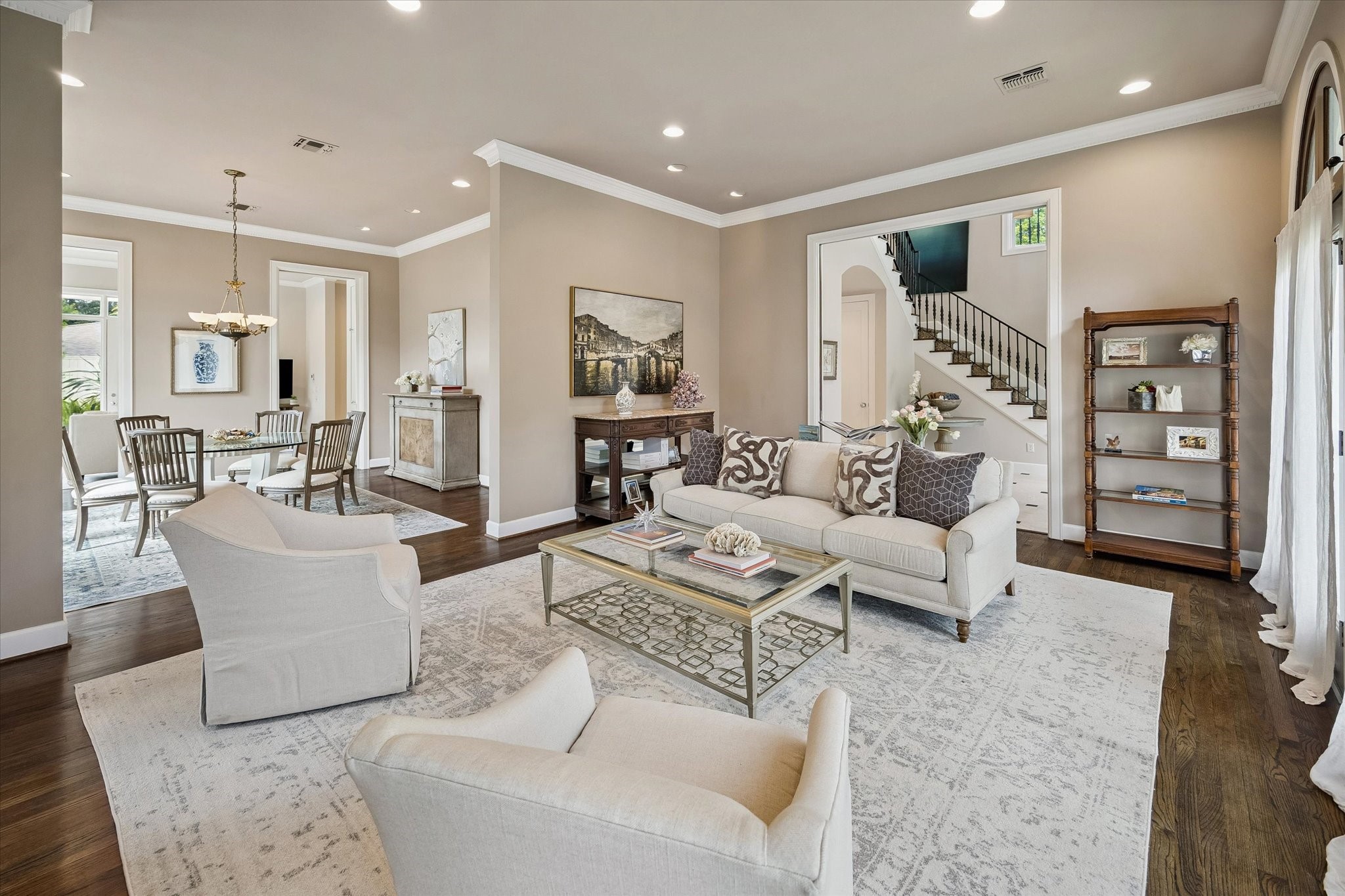  2102 Mcclendon Street - 物件實景