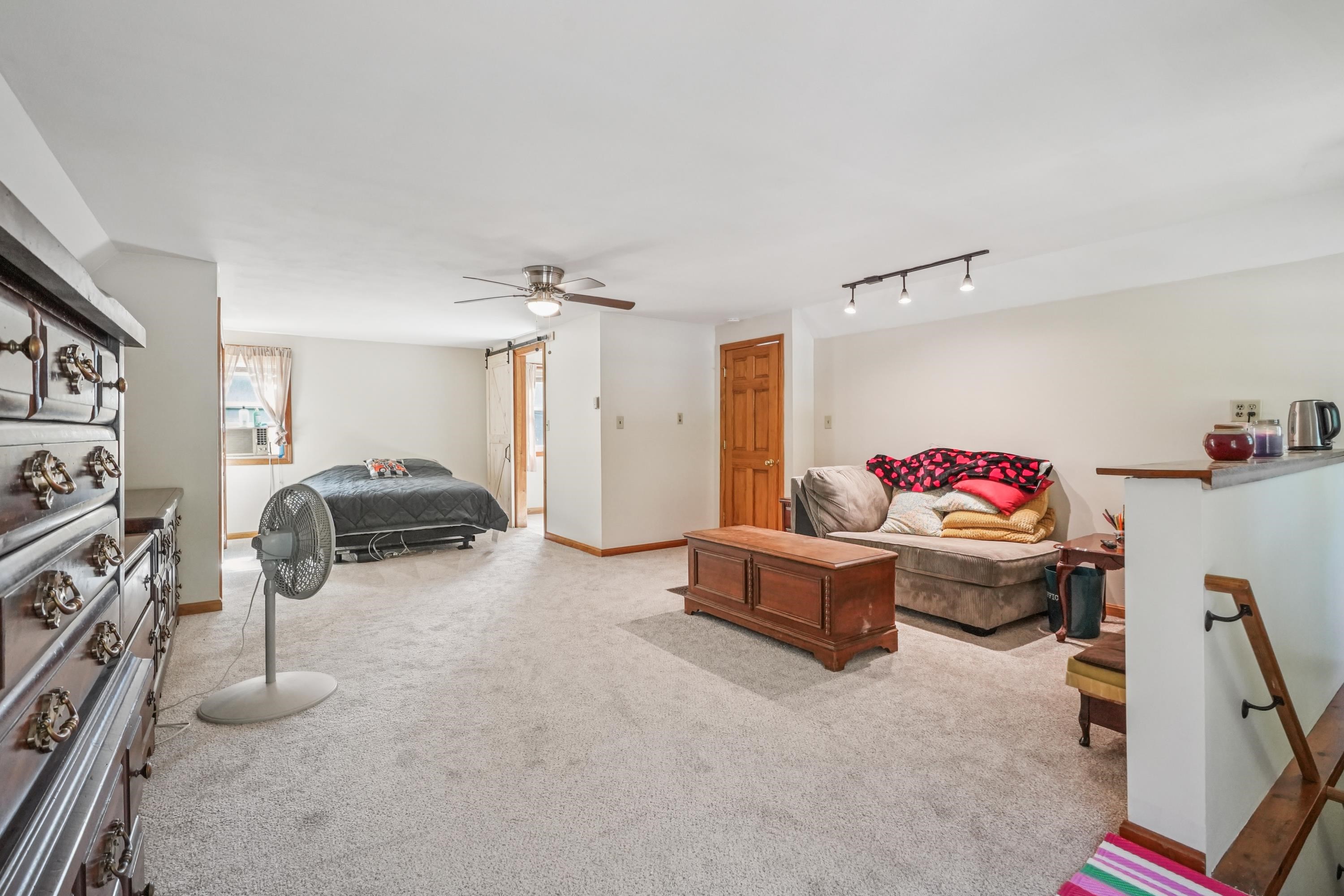 Kingston, New Hampshire, 03848, United States, 3 Bedrooms Bedrooms, ,2 BathroomsBathrooms,Residential,For Sale,1975396