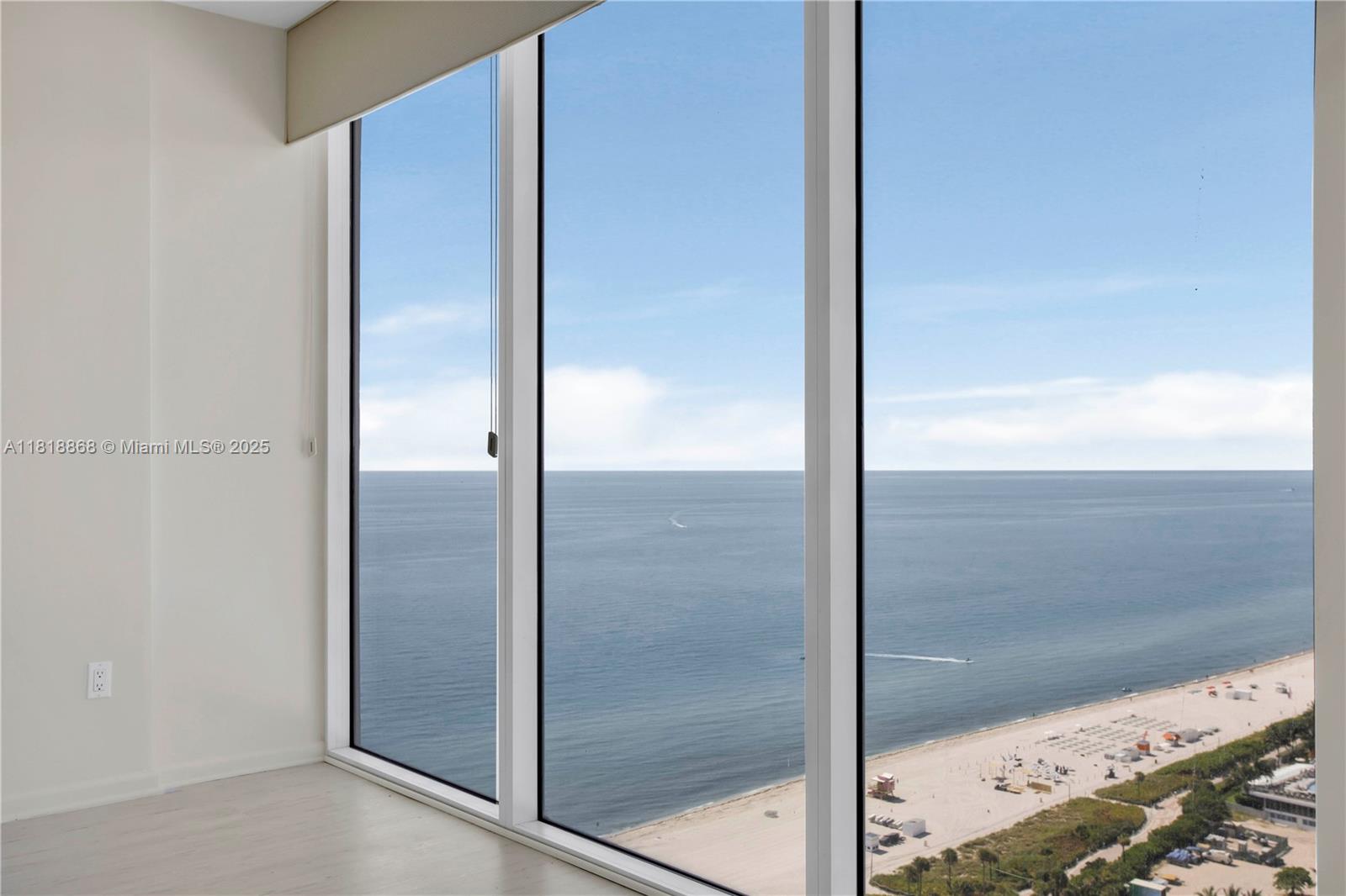 Miami Beach, Florida, 33140, United States, 2 Bedrooms Bedrooms, ,2 BathroomsBathrooms,Residential,For Sale,1849750