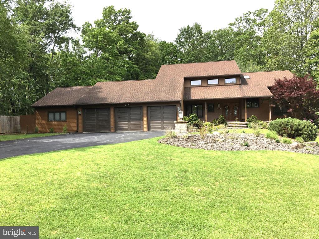 Bedford, Pennsylvania, 15522, United States, 5 Bedrooms Bedrooms, ,4 BathroomsBathrooms,Residential,For Sale,1837562