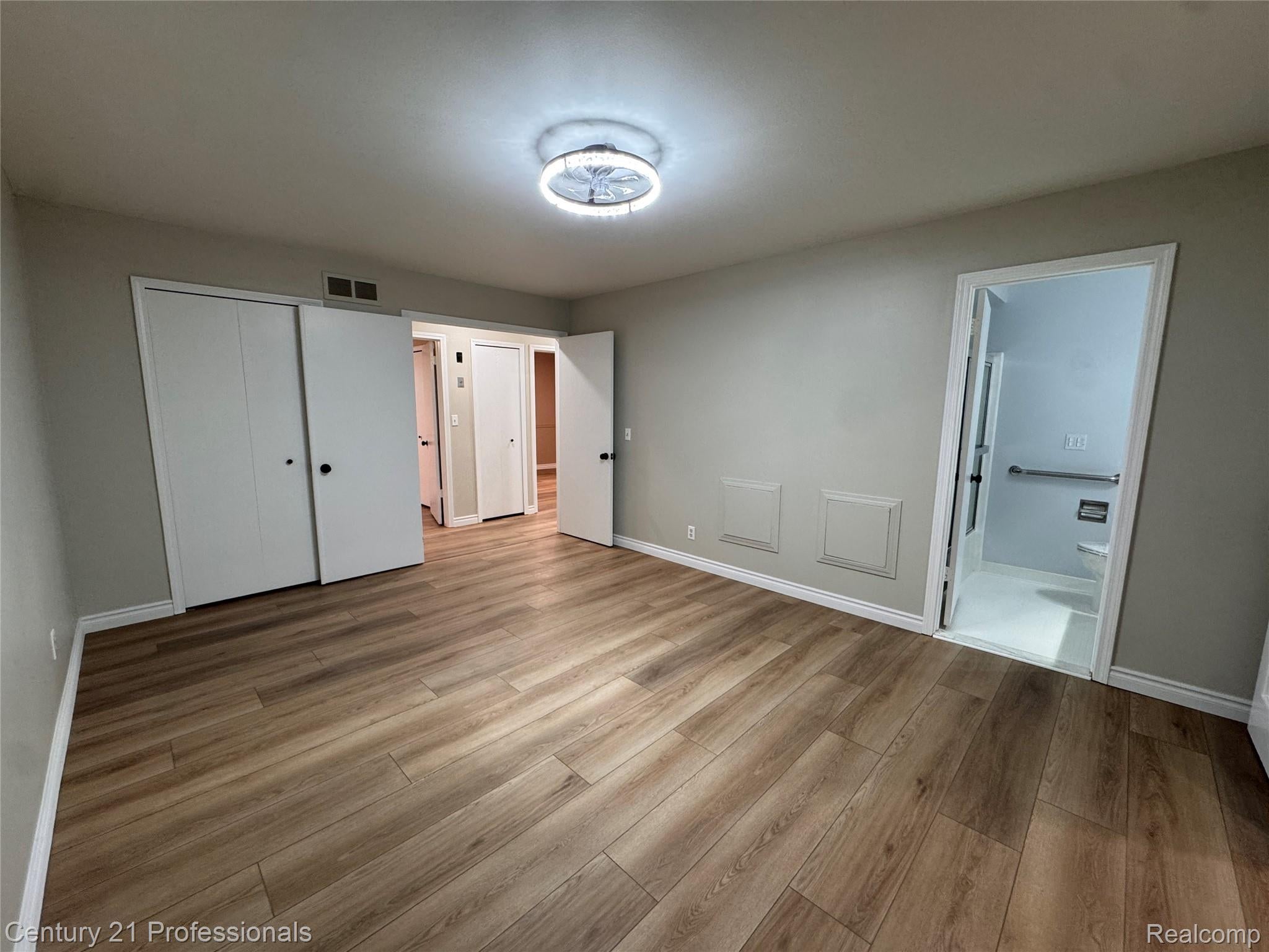 Troy, Michigan, 48085, United States, 4 Bedrooms Bedrooms, ,3 BathroomsBathrooms,Residential,For Sale,2009052