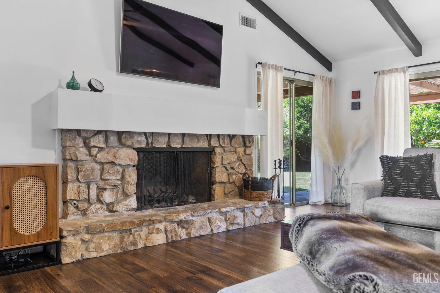 Bakersfield, California, 93301, United States, 3 Bedrooms Bedrooms, ,3 BathroomsBathrooms,Residential,For Sale,1998279