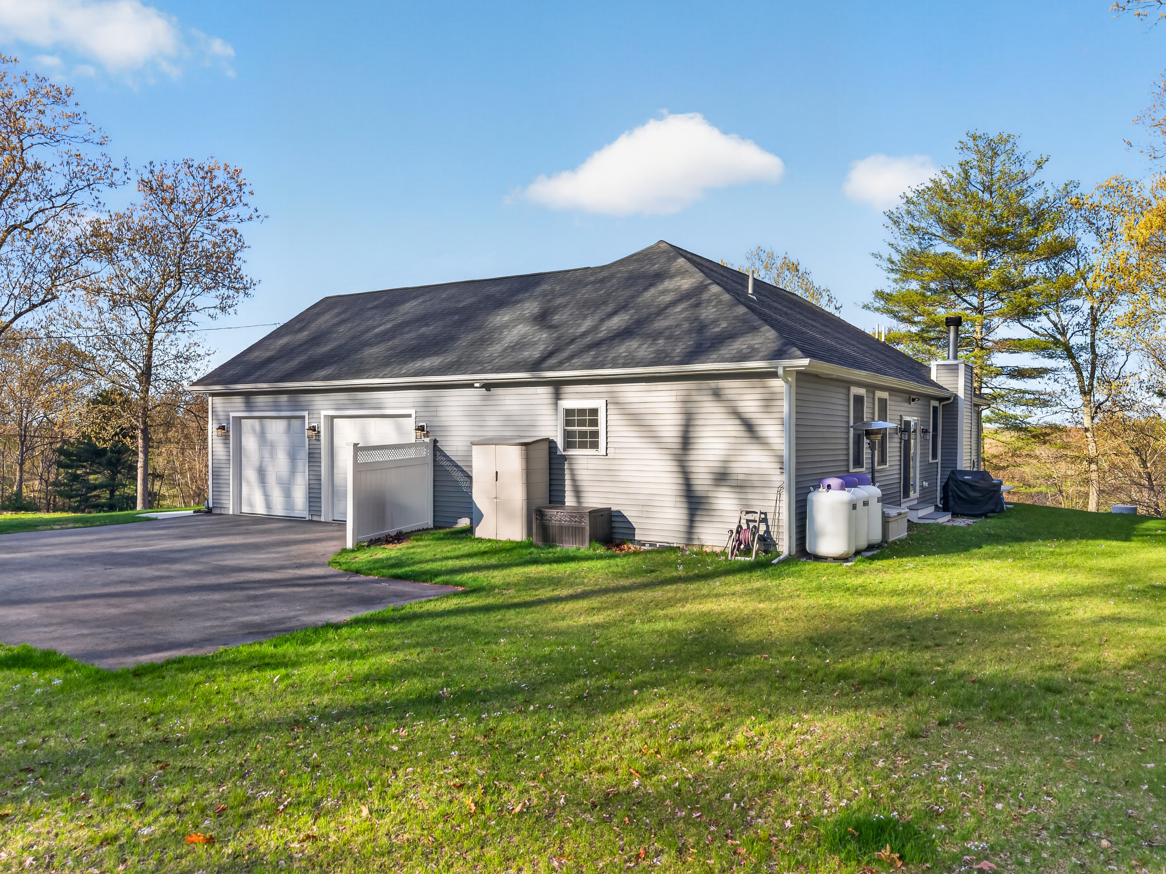  Cozy 3-Bedroom Home in Sprague, CT - 物件實景