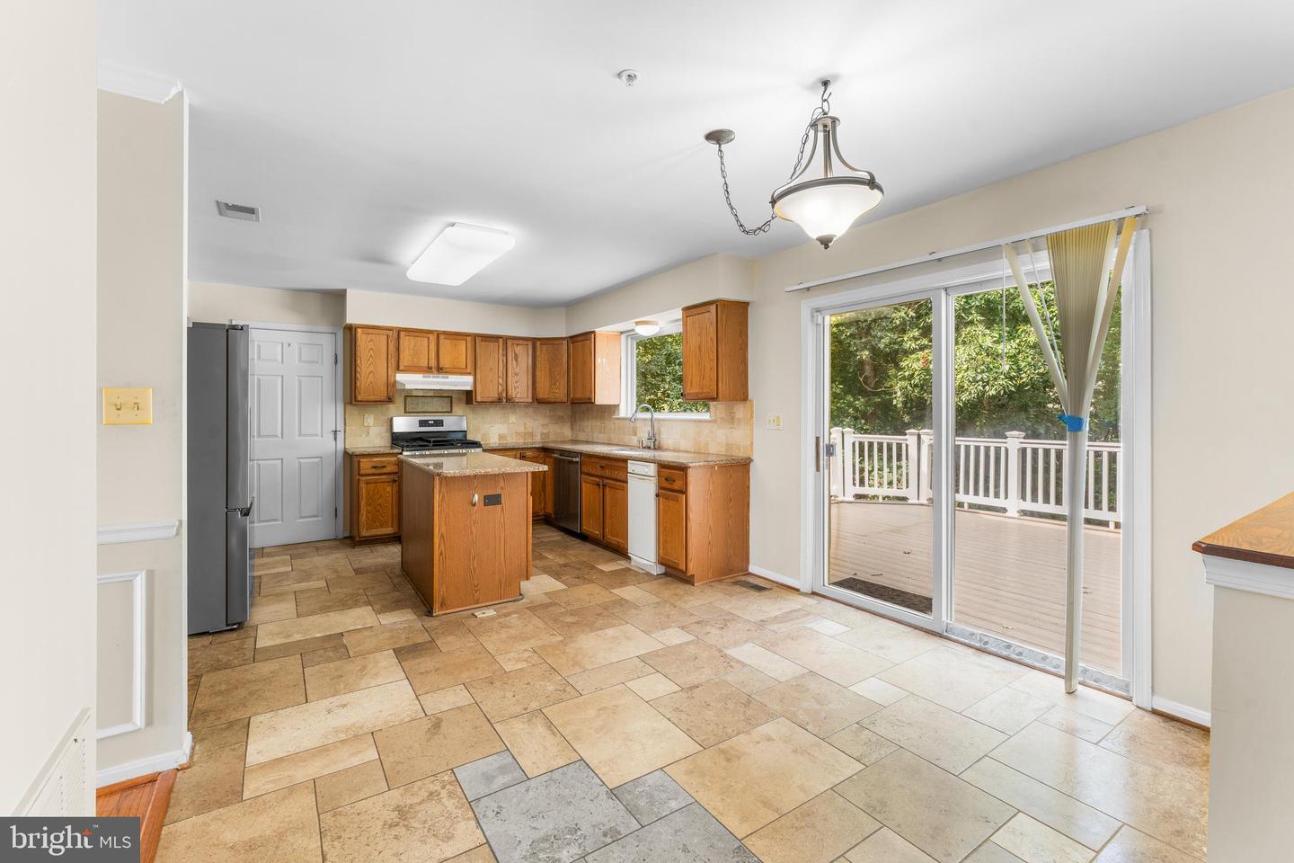 Clinton, Maryland, 20735, United States, 5 Bedrooms Bedrooms, ,5 BathroomsBathrooms,Residential,For Sale,1907711
