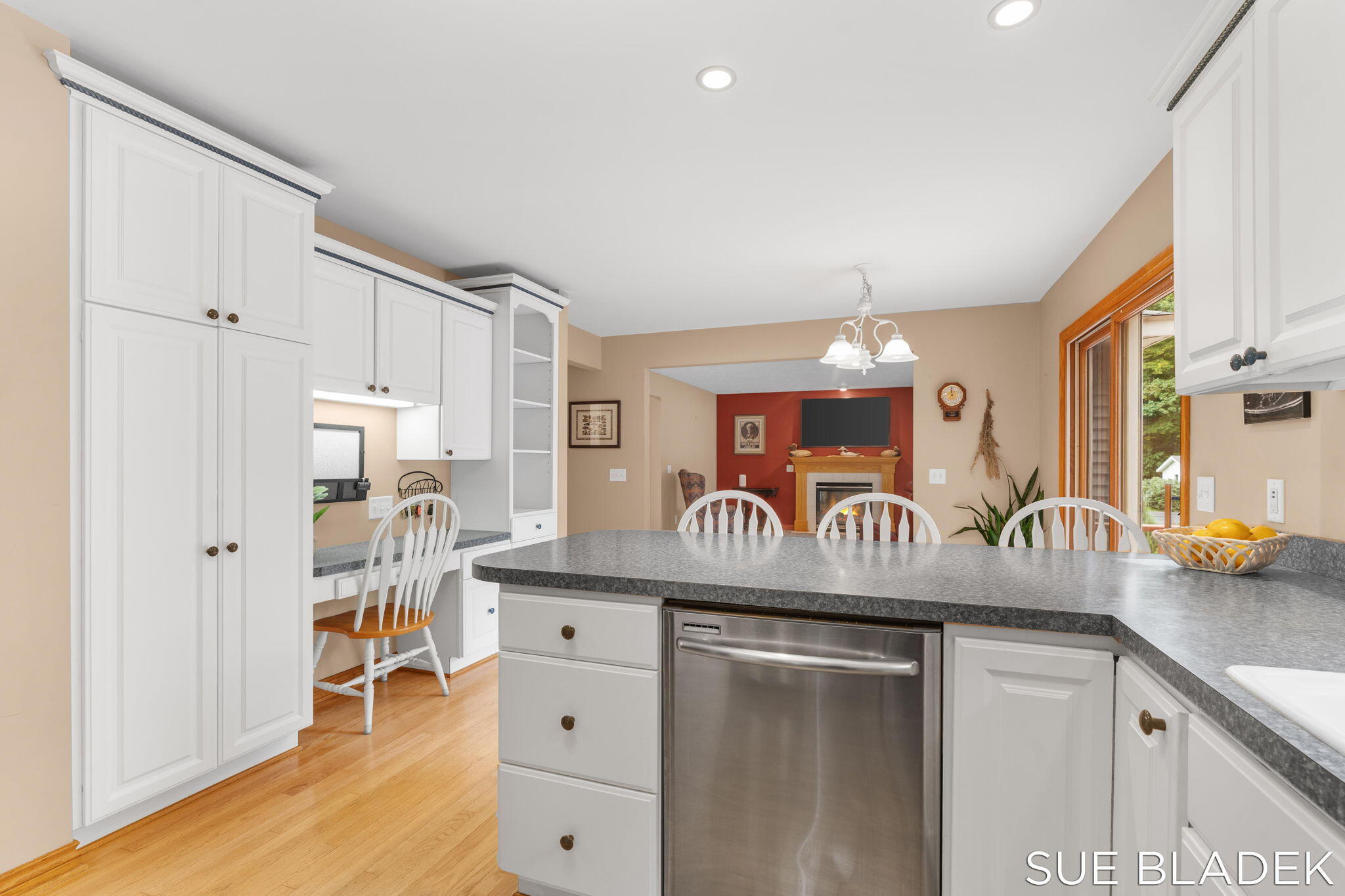 Fennville, Michigan, 49408, United States, 4 Bedrooms Bedrooms, ,4 BathroomsBathrooms,Residential,For Sale,1966449