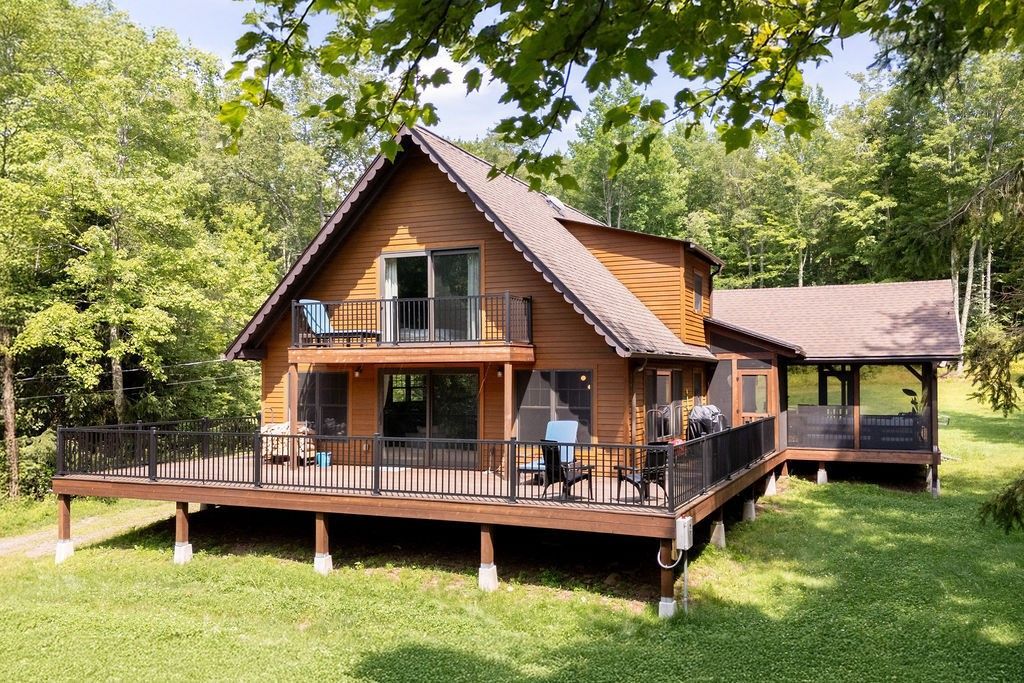 New Kingston, New York, 12459, United States, 3 Bedrooms Bedrooms, ,2 BathroomsBathrooms,Residential,For Sale,1907785