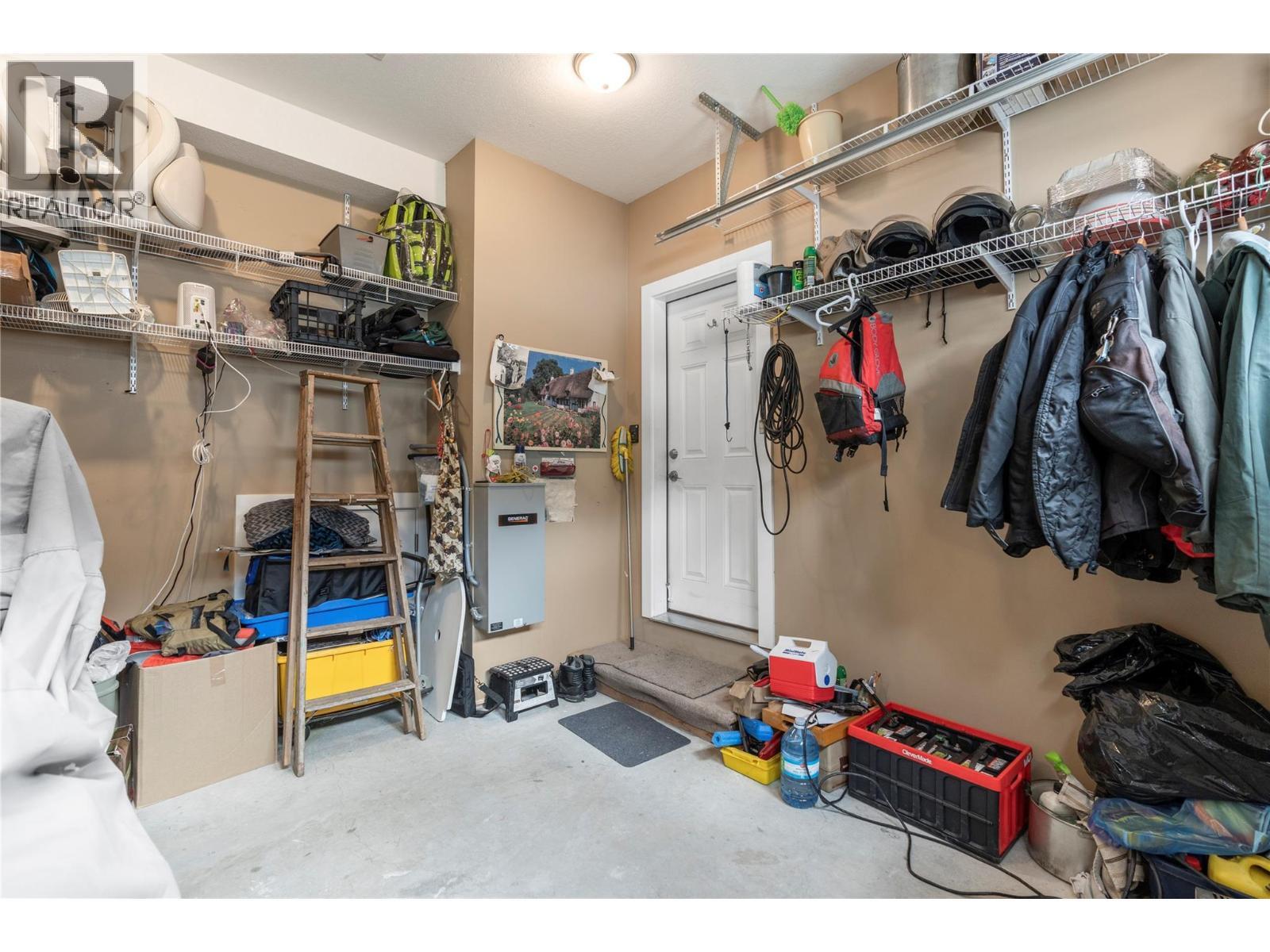 KELOWNA, British Columbia, V1Z 3R8, CA, 2 Bedrooms Bedrooms, ,2 BathroomsBathrooms,Residential,For Sale,1950857