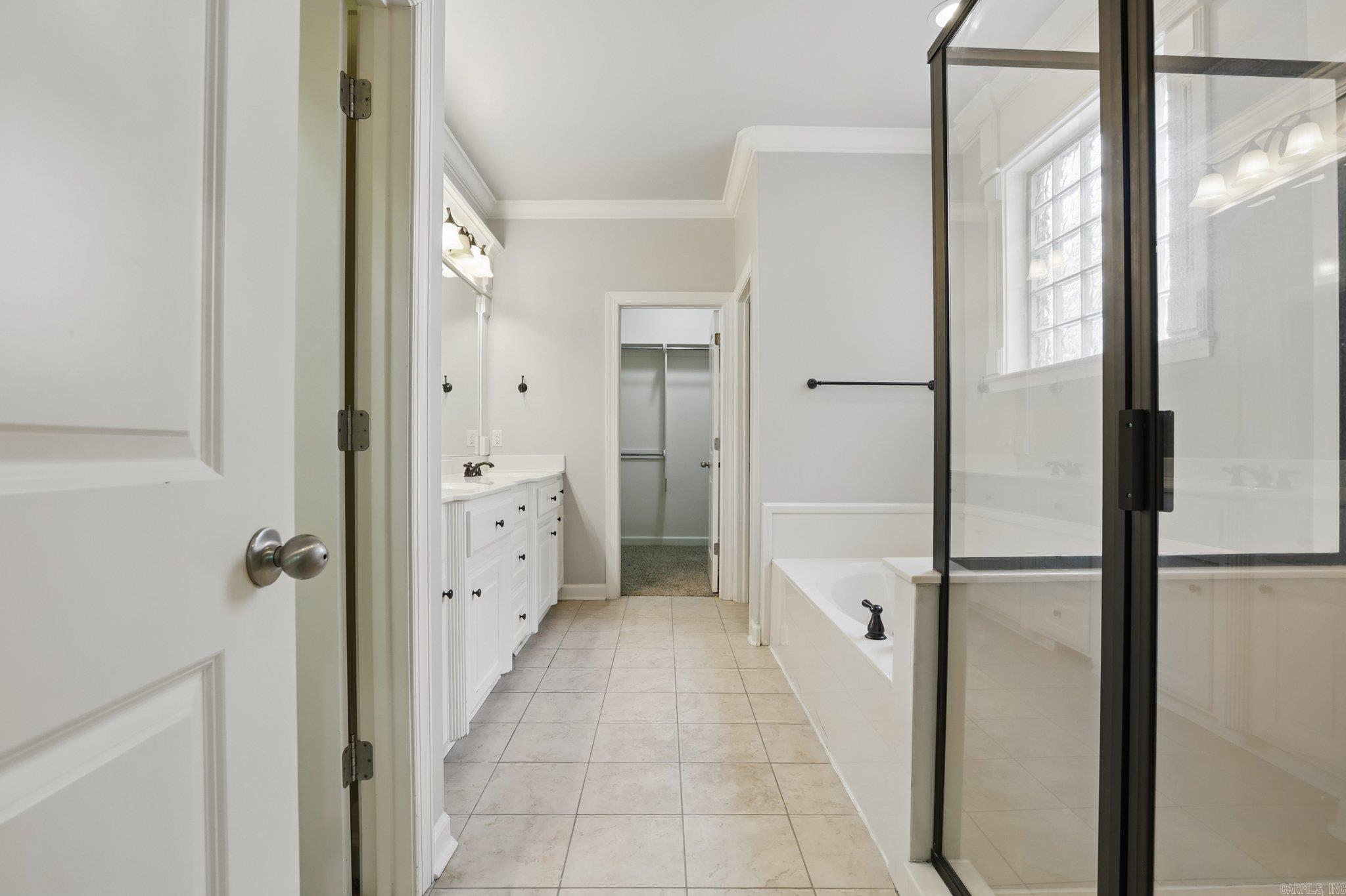 Little Rock, Arkansas, 72211, United States, 4 Bedrooms Bedrooms, ,4 BathroomsBathrooms,Residential,For Sale,1950270