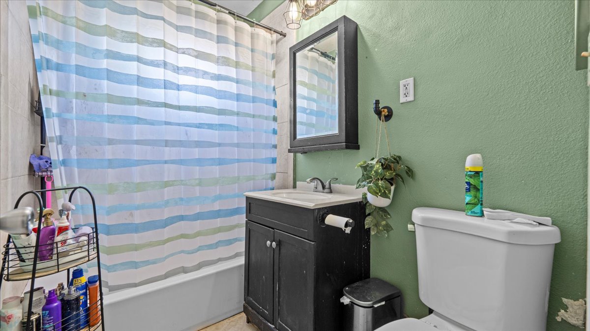 Compton, California, 90220, United States, 3 Bedrooms Bedrooms, ,2 BathroomsBathrooms,Residential,For Sale,1943002