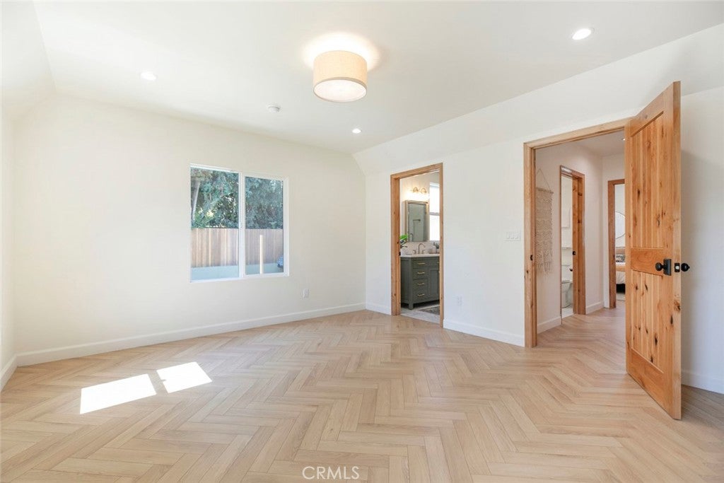Los Angeles, California, 90027, United States, 4 Bedrooms Bedrooms, ,3 BathroomsBathrooms,Residential,For Sale,1942315