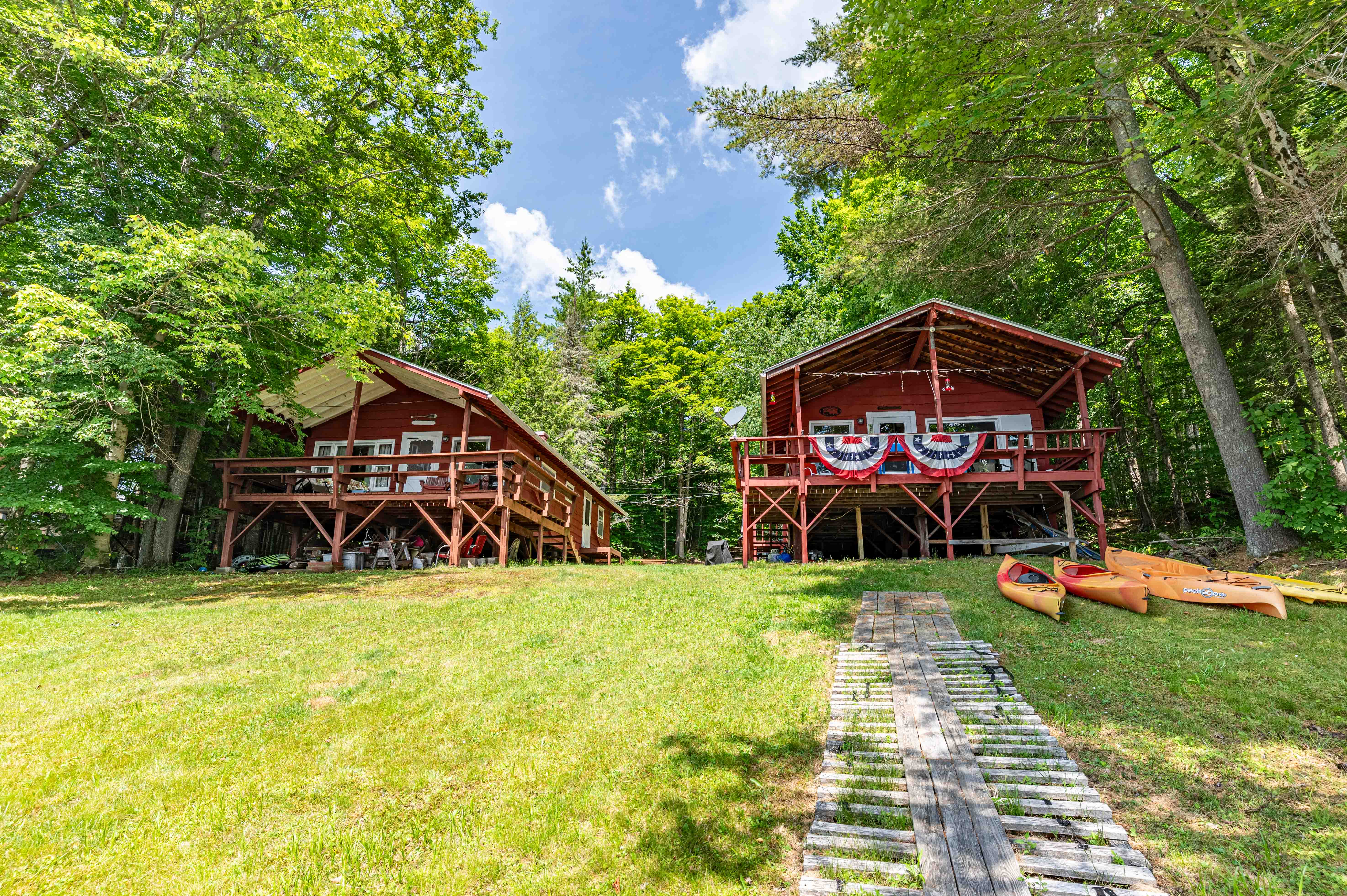  Twin Cottages on 75
