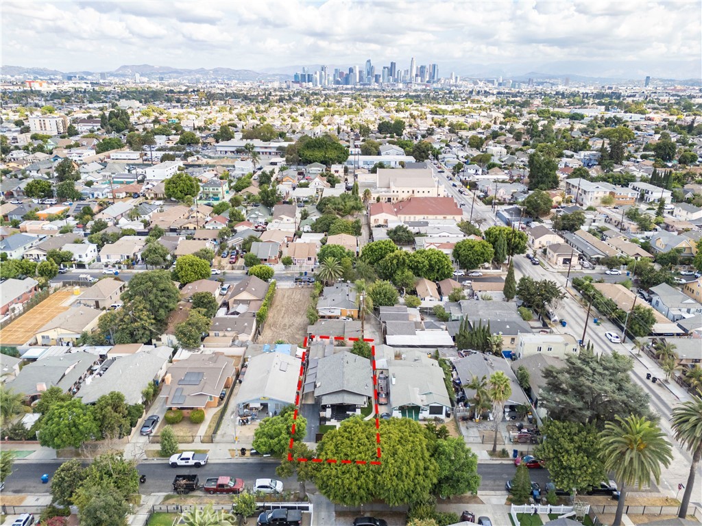 Los Angeles, California, 90011, United States, 4 Bedrooms Bedrooms, ,3 BathroomsBathrooms,Residential,For Sale,1984518