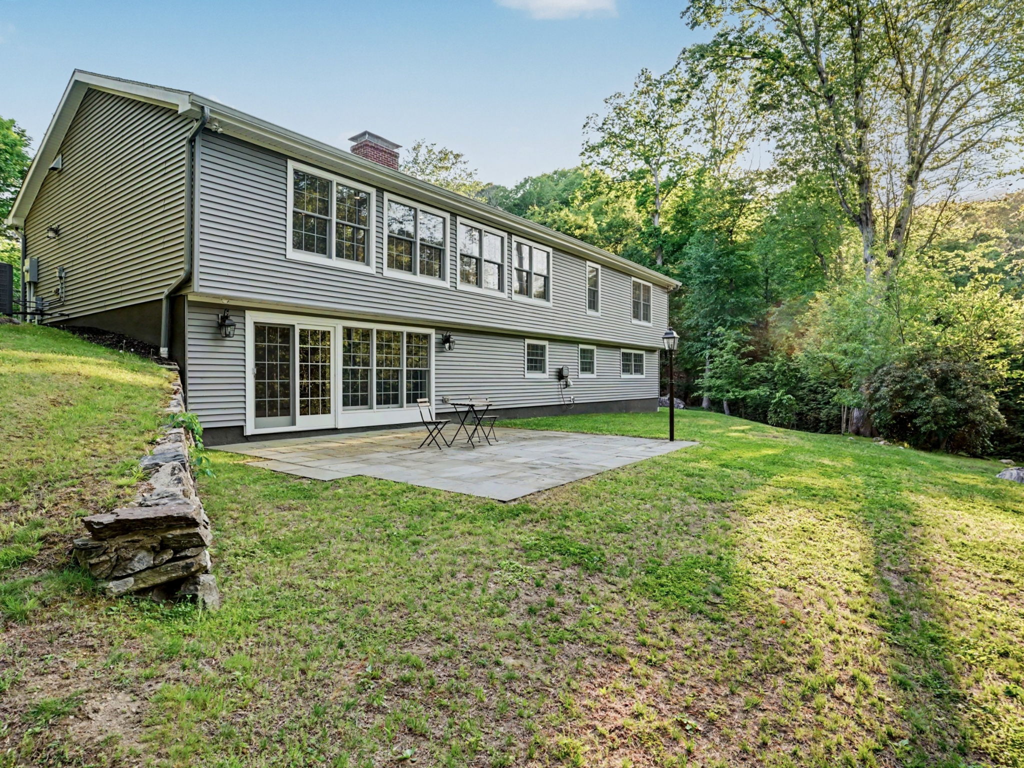  Turn-Key North Stamford Ranch with Private Pond Views - 物件實景