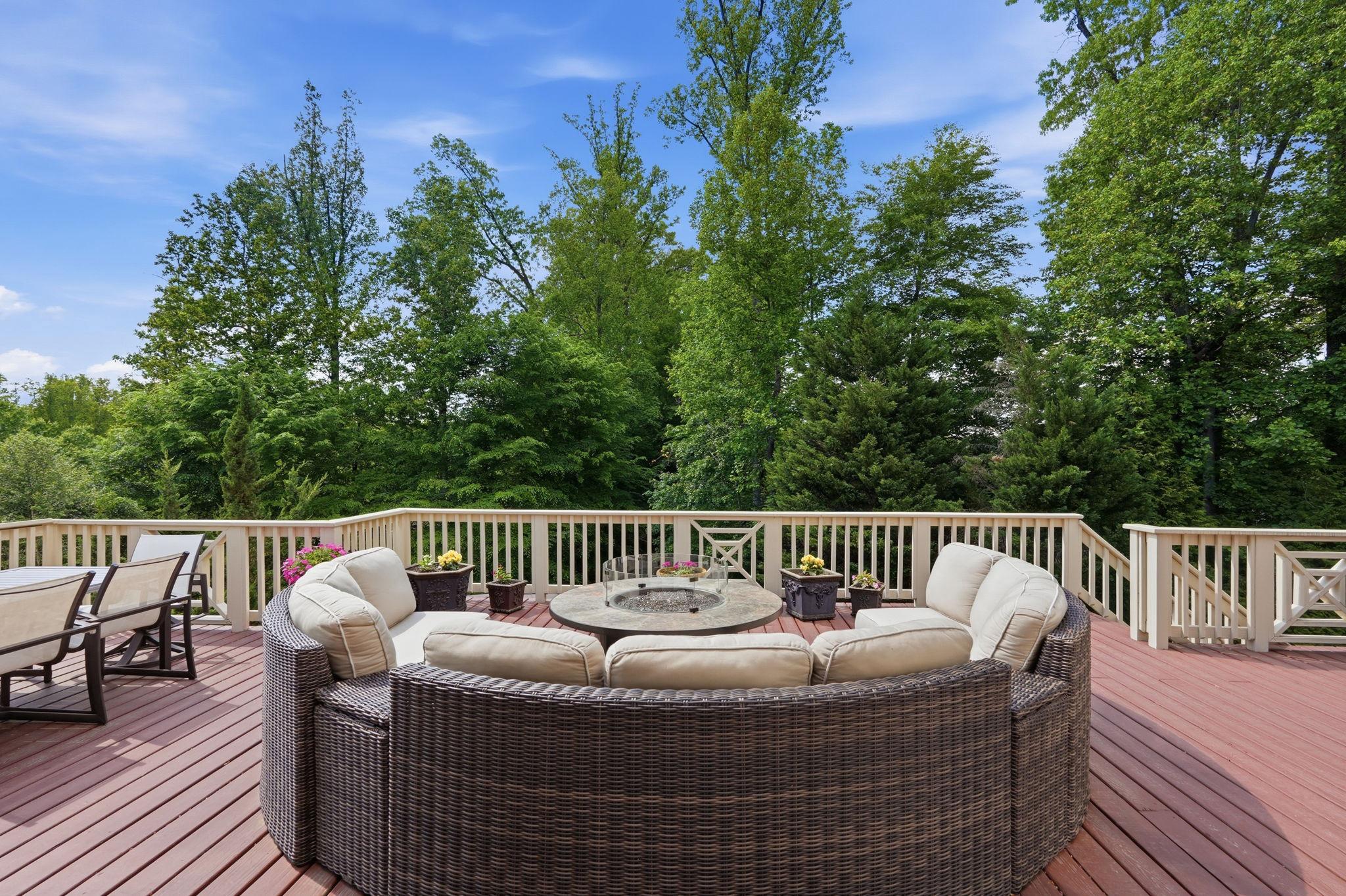  7818 Crownhurst Court, Mclean, VA, 22102 - 物件實景