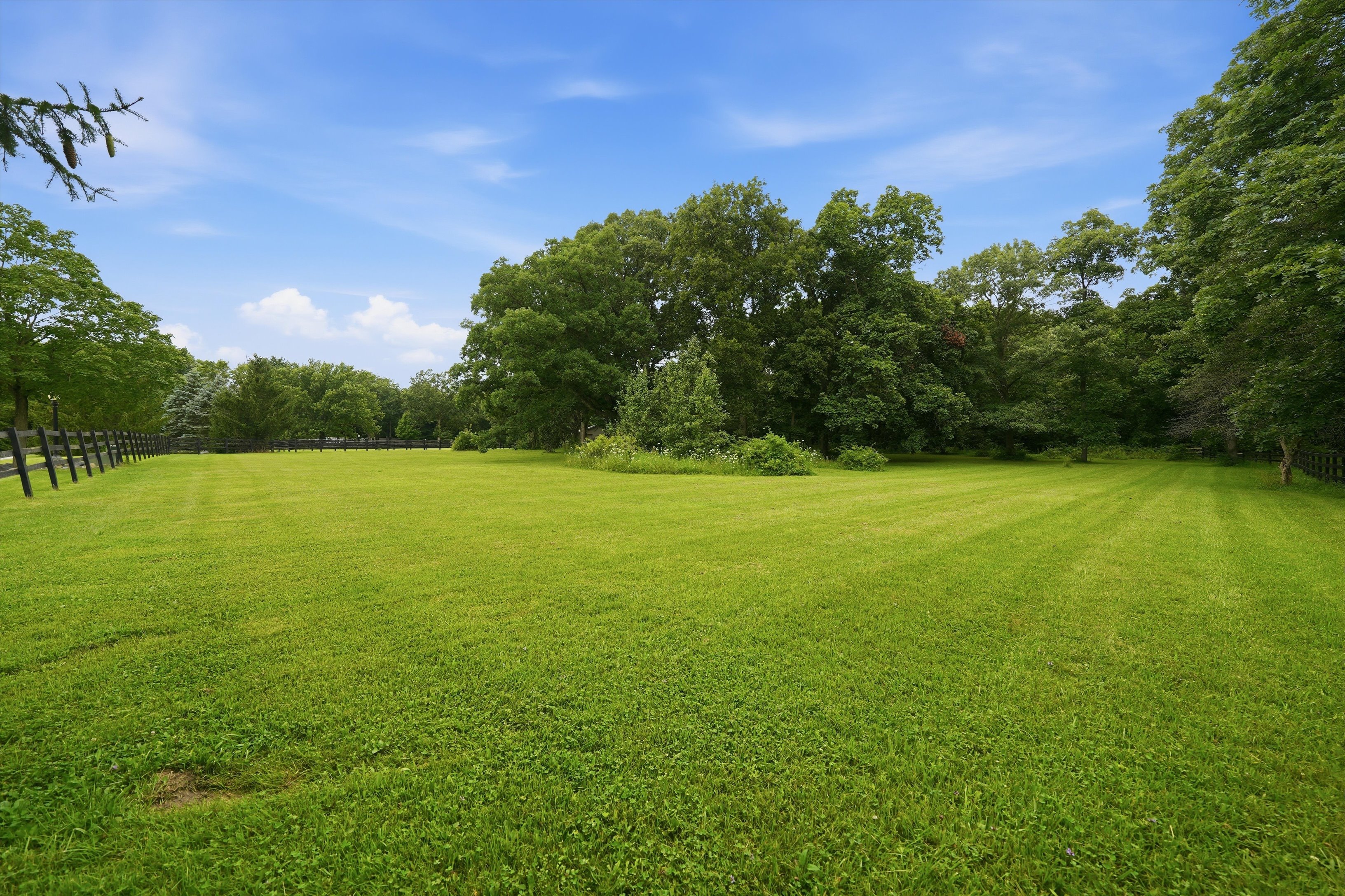  Private Country Estate Situated on Over Nine Acres of Beautiful Open Grounds - 物件實景