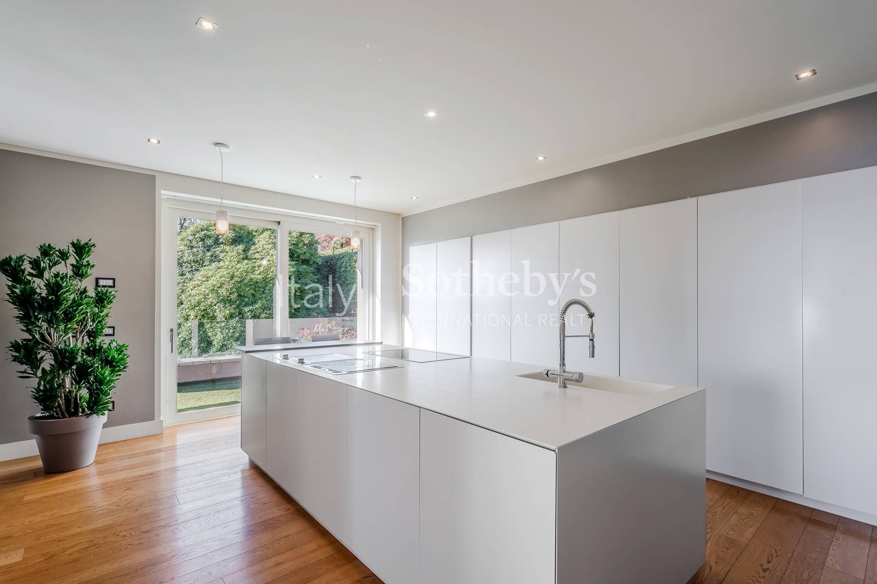  Exclusive modern villa with panoramic lake views and spa - 物件實景