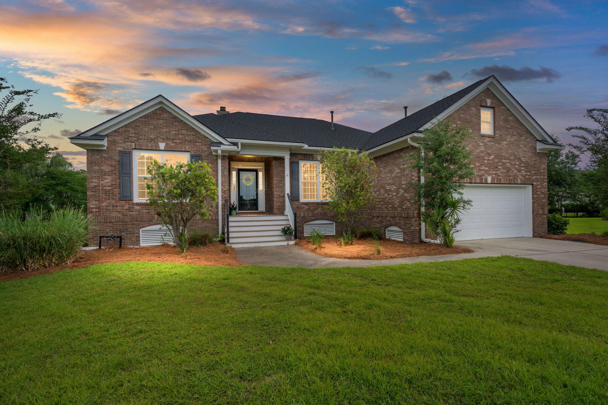 Mount Pleasant, South Carolina, 29466, United States, 4 Bedrooms Bedrooms, ,4 BathroomsBathrooms,Residential,For Sale,1827956