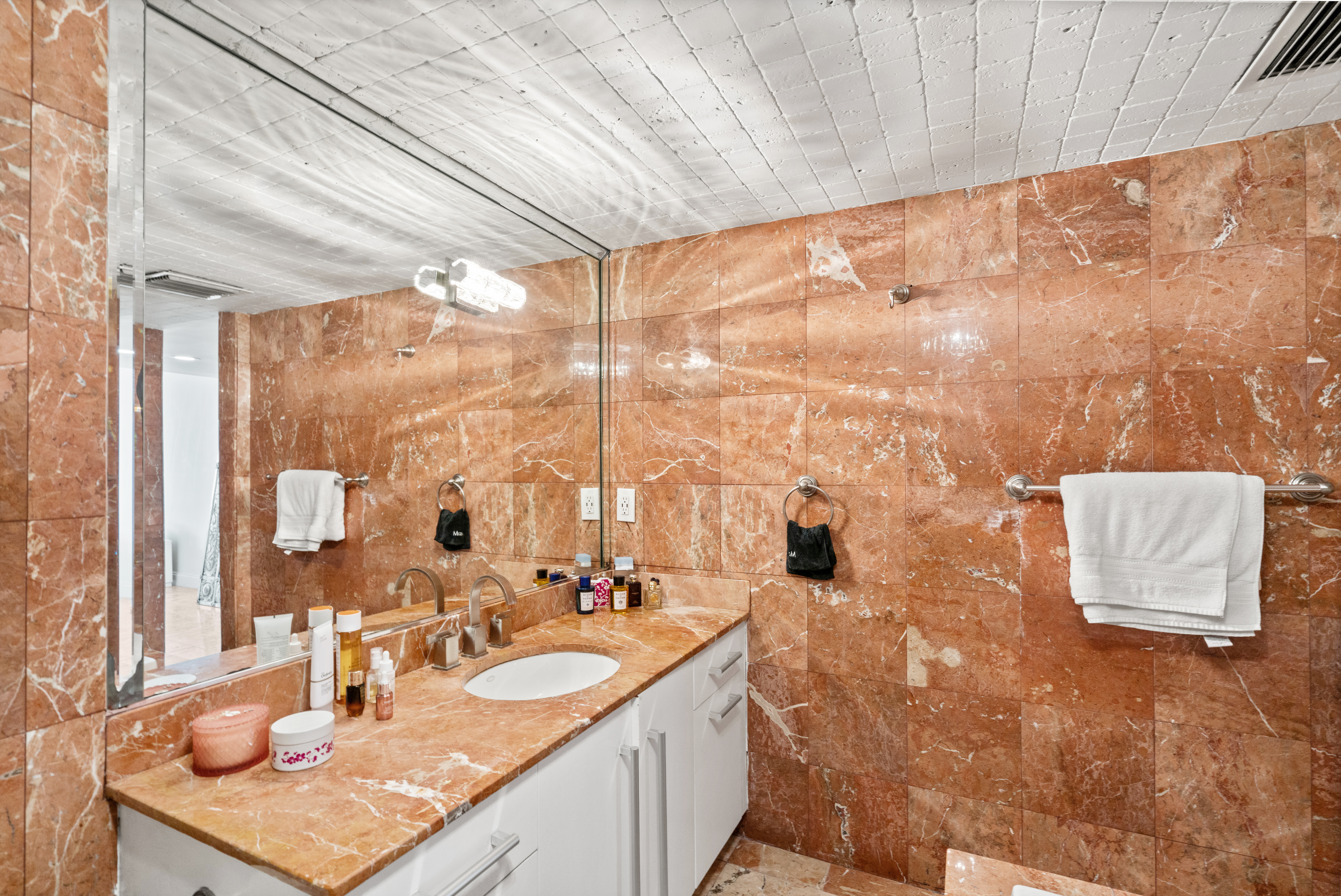  905 Brickell Bay Dr, Miami, FL, 33131 - 物件實景