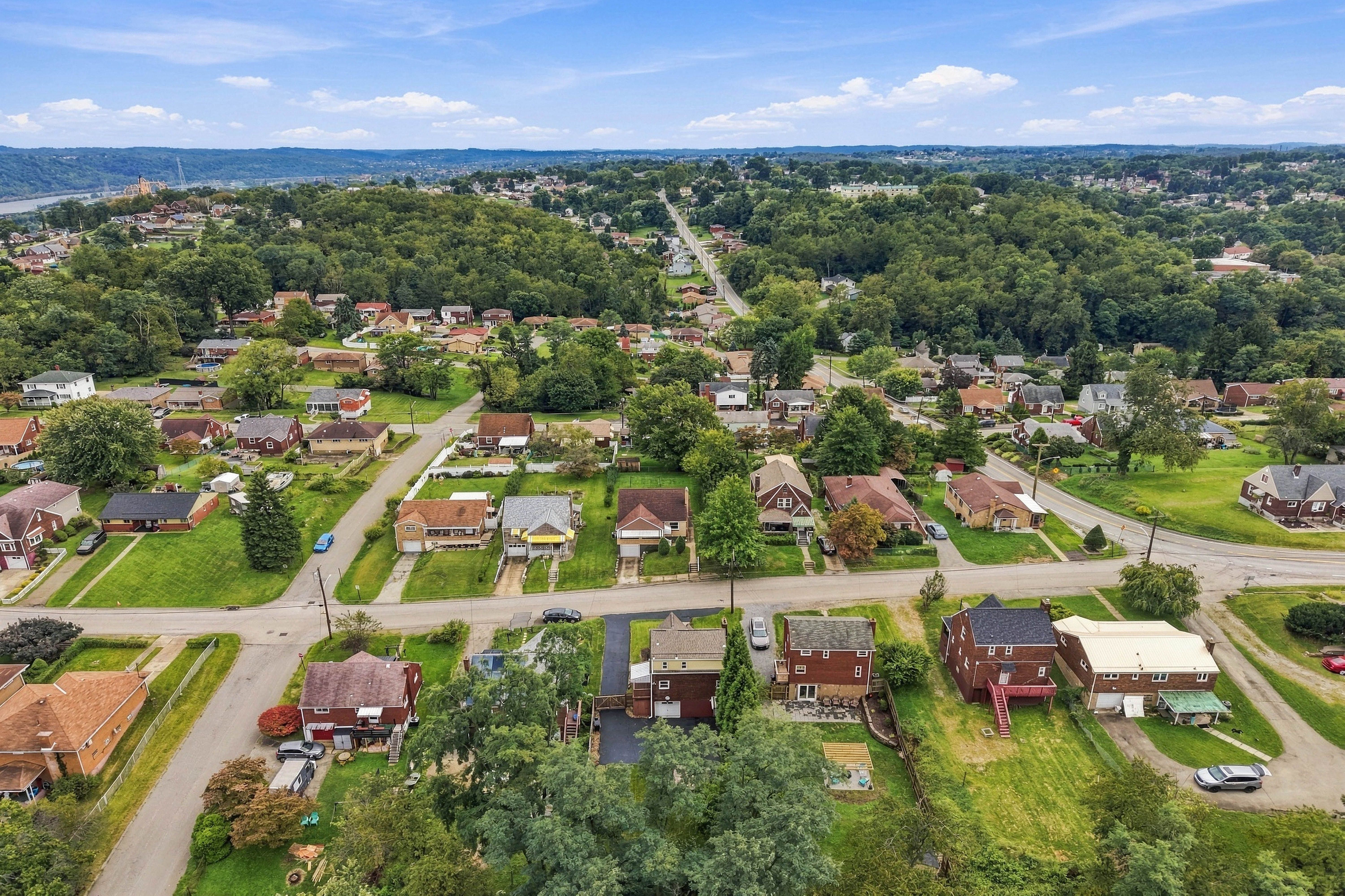  715 Maple Street, West Mifflin, PA 15122 - 物件實景
