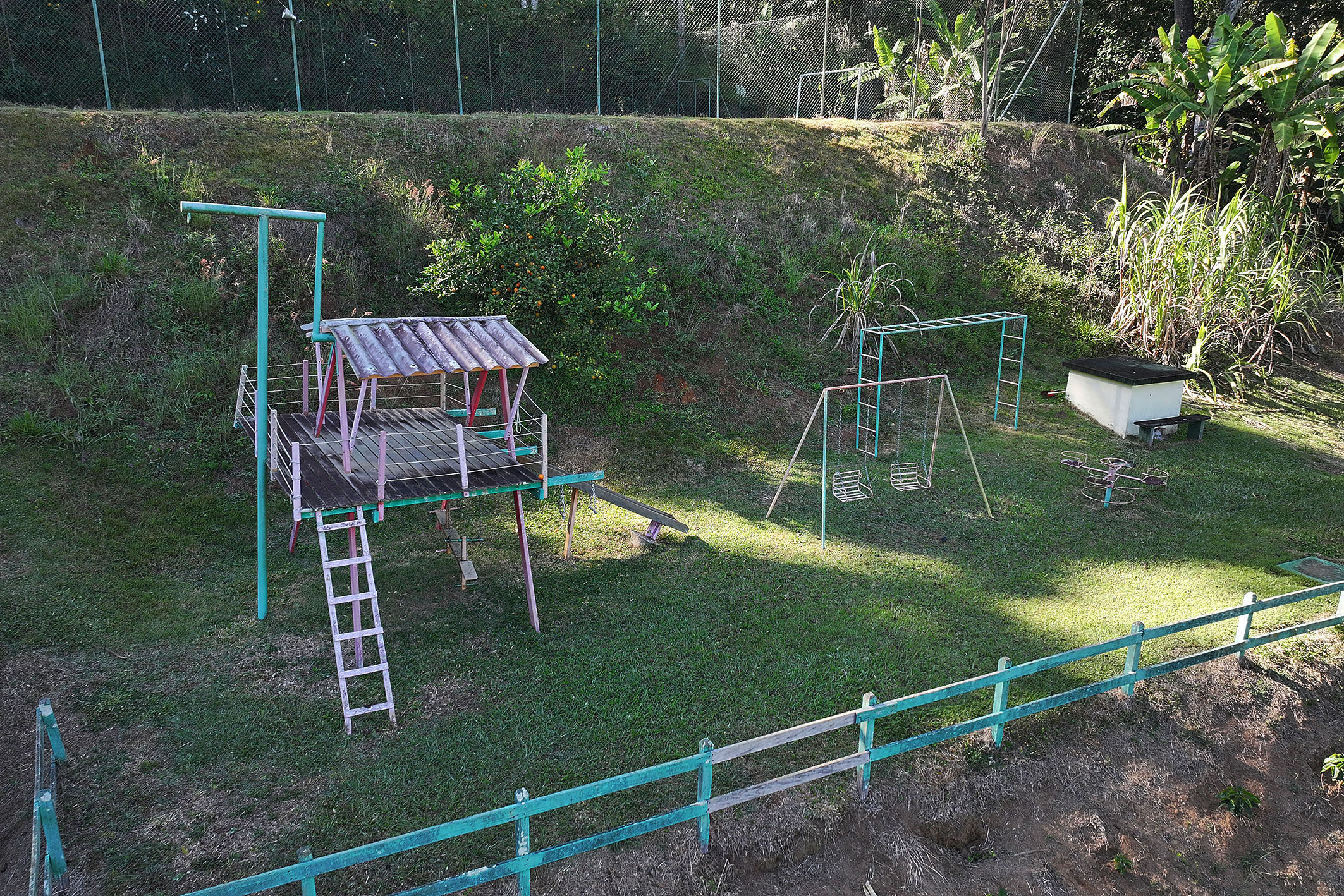  Mountain retreat with comprehensive leisure amenities and guest accommodations - 物件實景