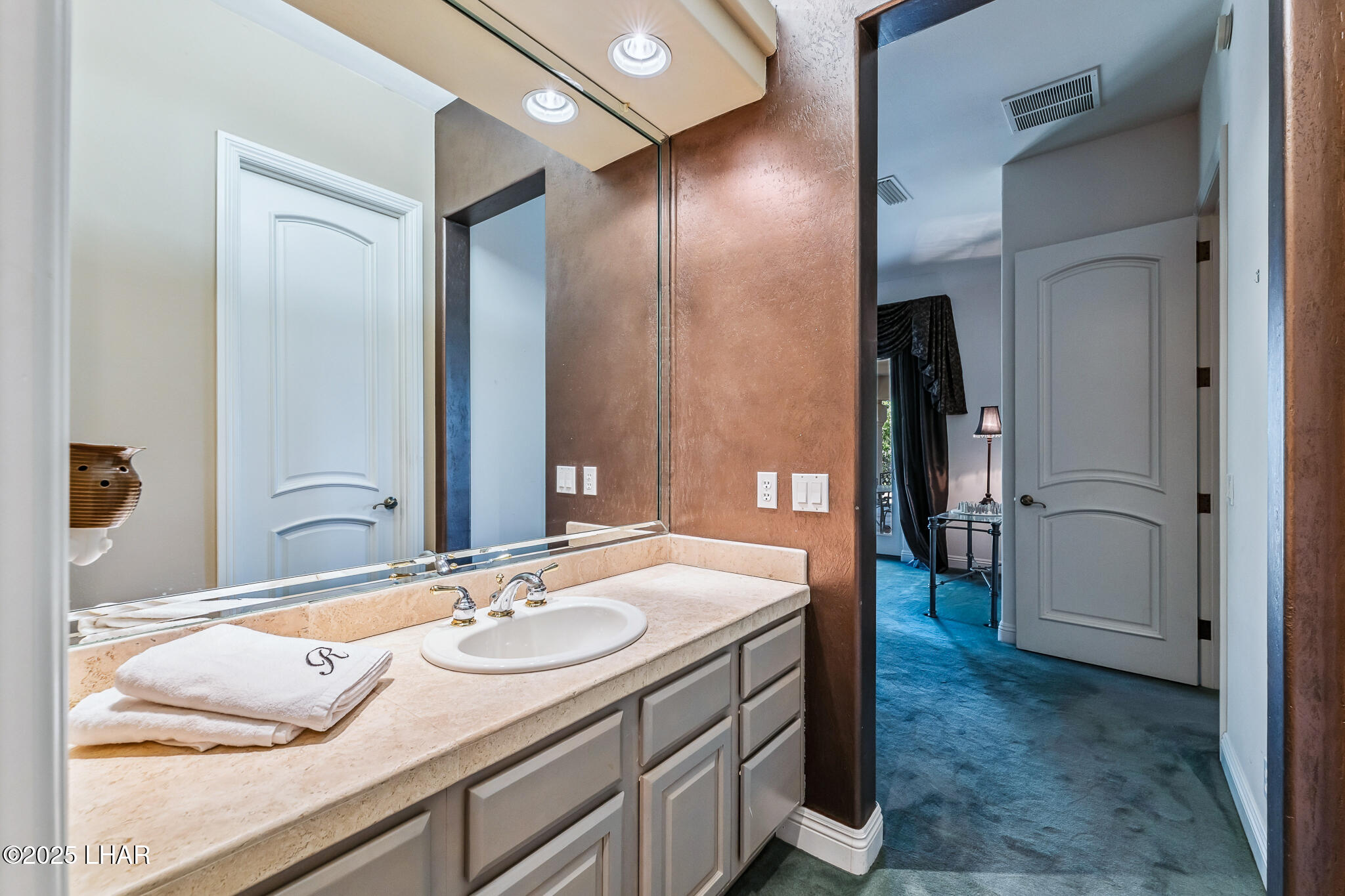 Lake Havasu City, Arizona, 86406, United States, 4 Bedrooms Bedrooms, ,2 BathroomsBathrooms,Residential,For Sale,1901337