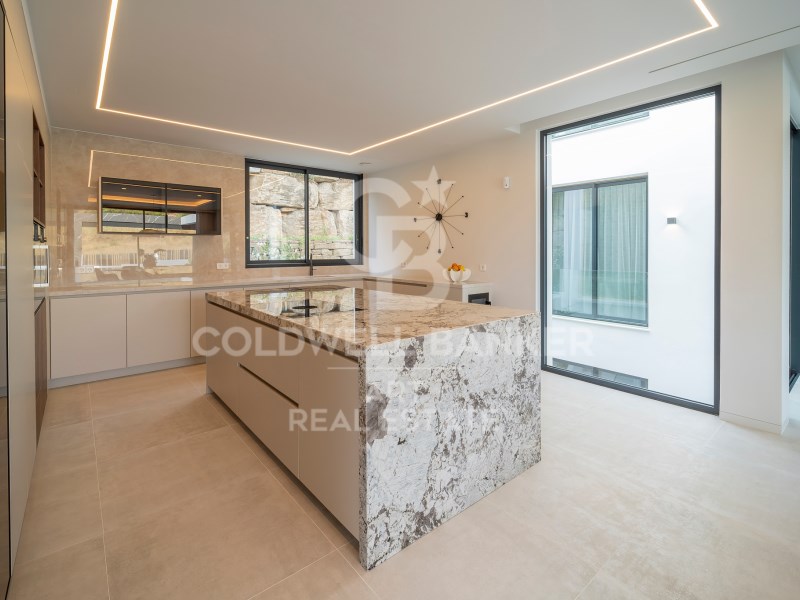 Benahavís, Andalusia, ES, 6 Bedrooms Bedrooms, ,9 BathroomsBathrooms,Residential,For Sale,1957050