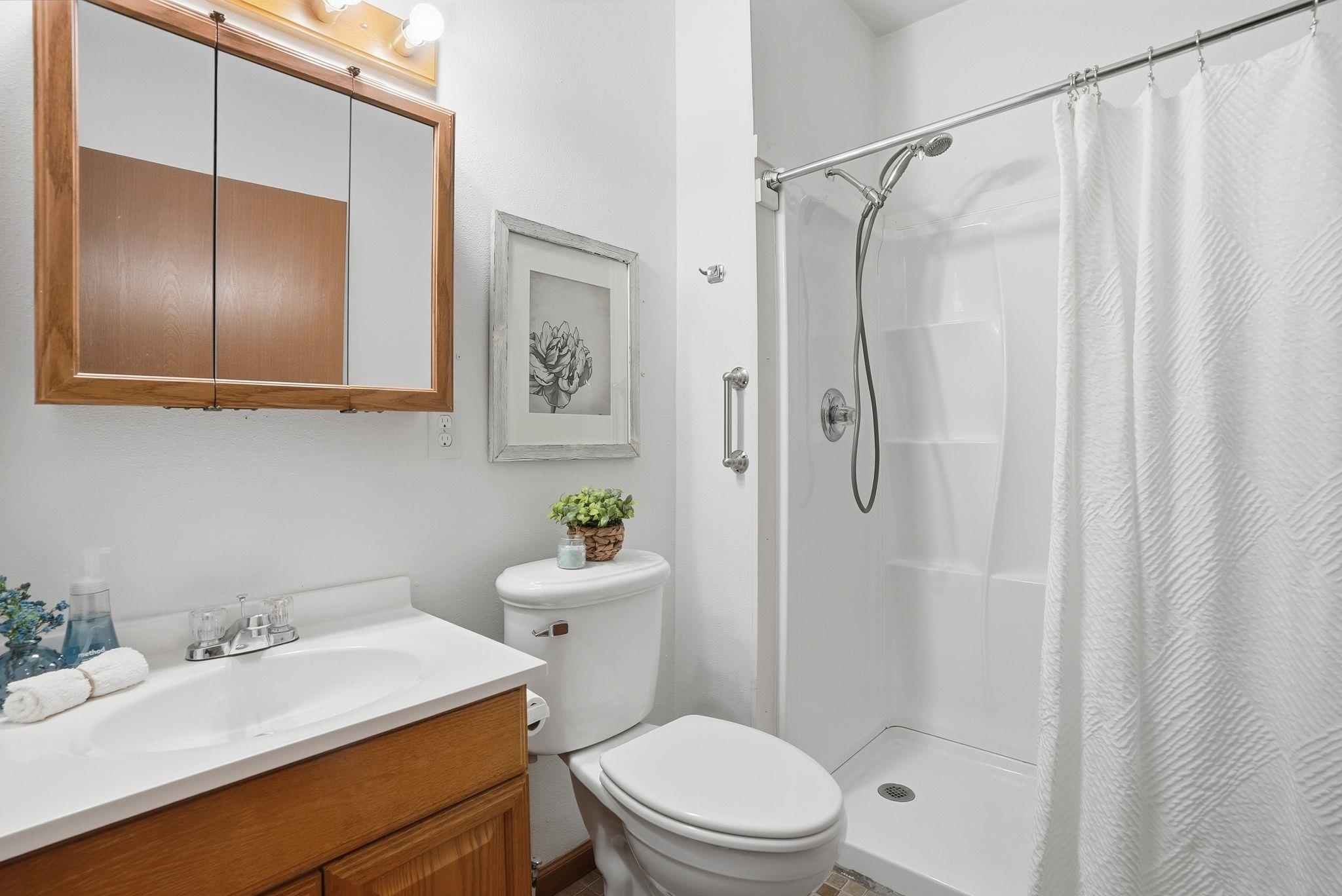 Greenacres, Washington, 99016, United States, 5 Bedrooms Bedrooms, ,2 BathroomsBathrooms,Residential,For Sale,2001748