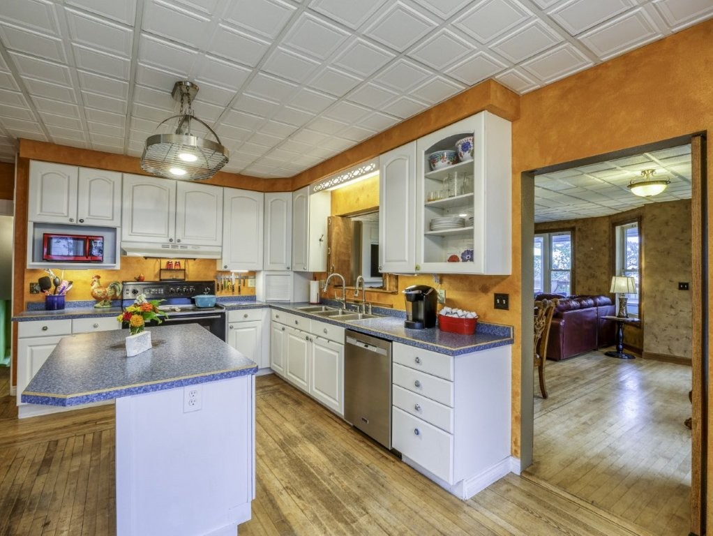 Bemidji, Minnesota, 56601, United States, 6 Bedrooms Bedrooms, ,2 BathroomsBathrooms,Residential,For Sale,2000102