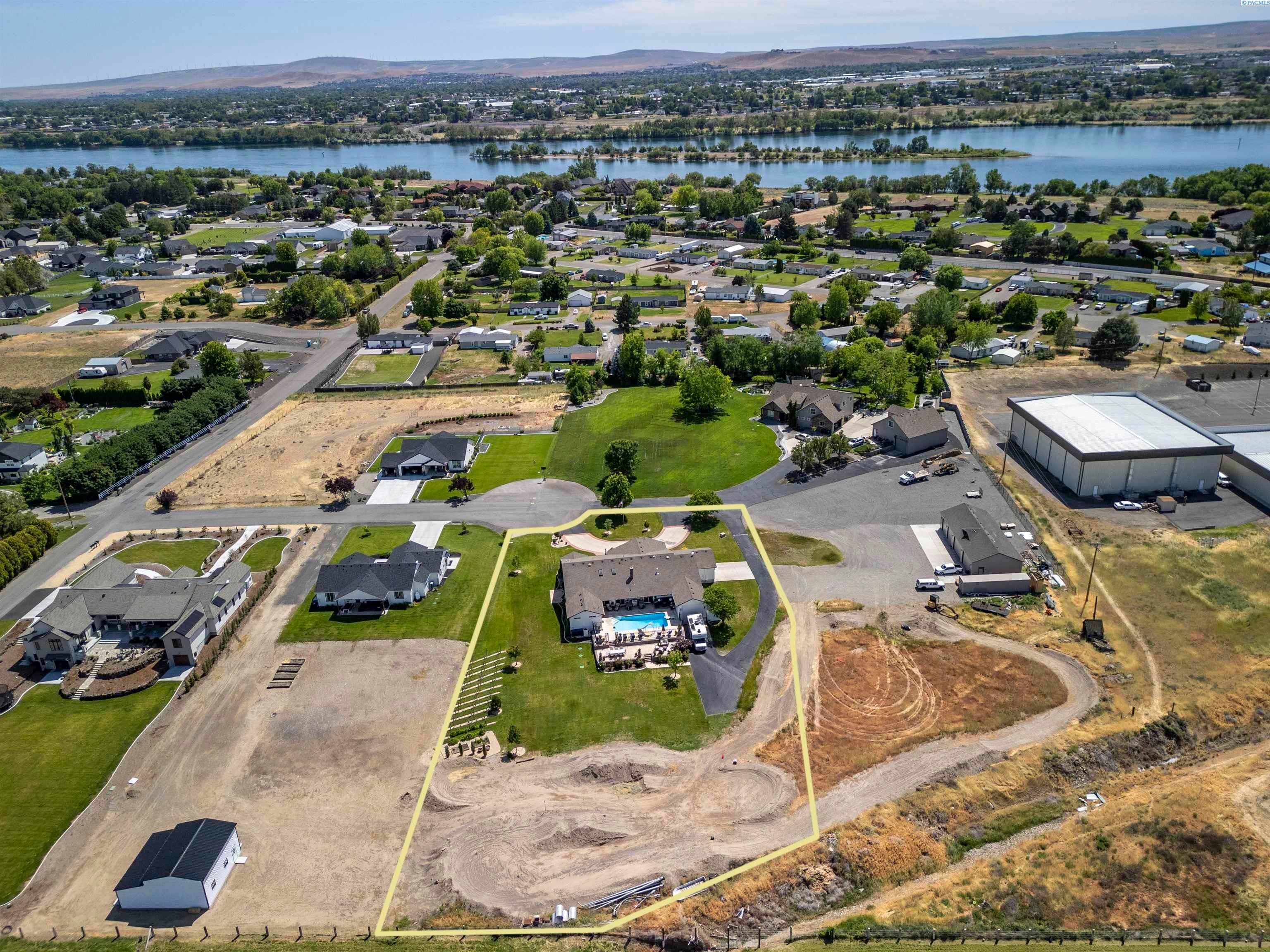 Pasco, Washington, 99301, United States, 4 Bedrooms Bedrooms, ,1 BathroomBathrooms,Residential,For Sale,2013794